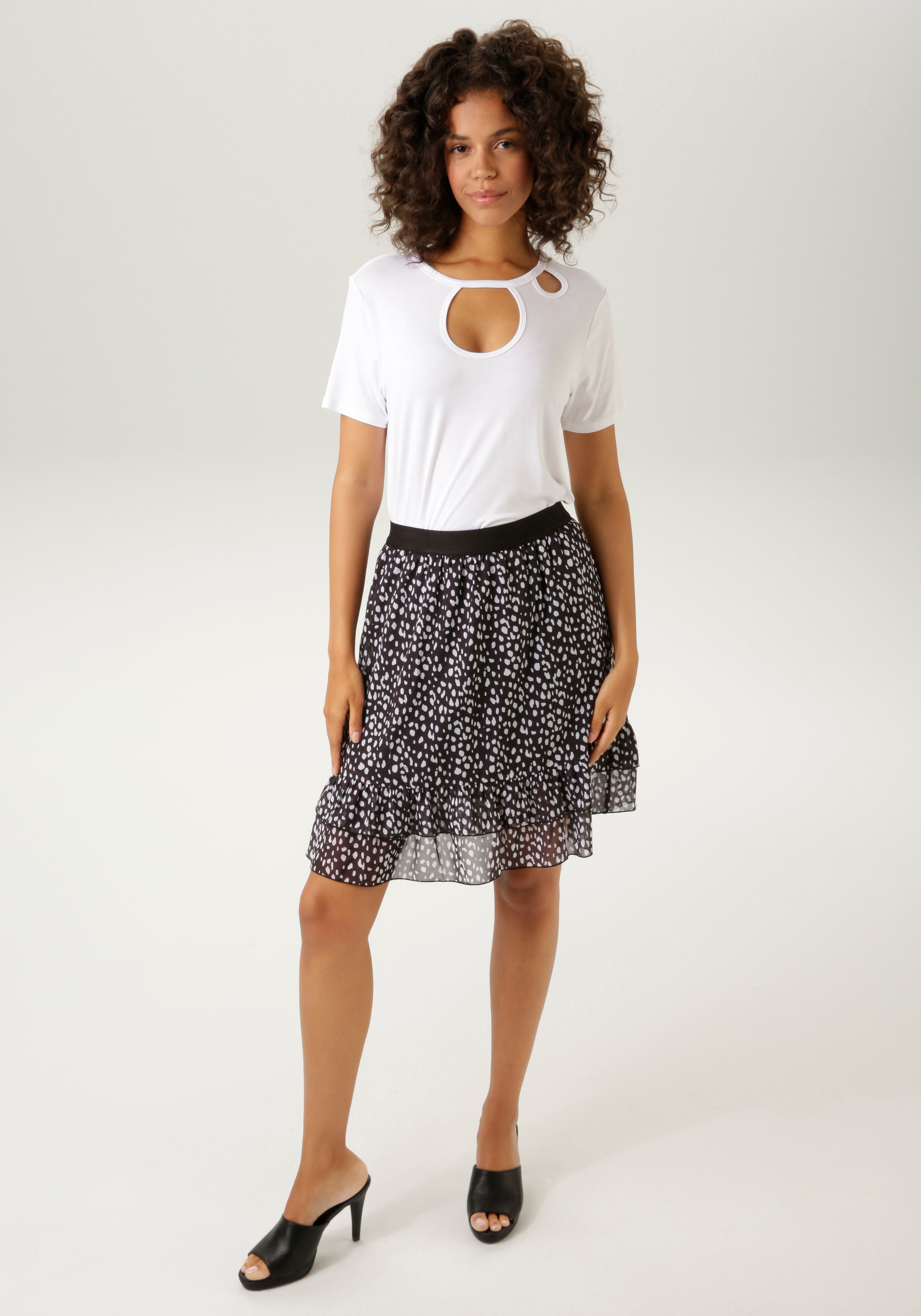 Aniston CASUAL Minirock, mit trendigem Alloverdruck