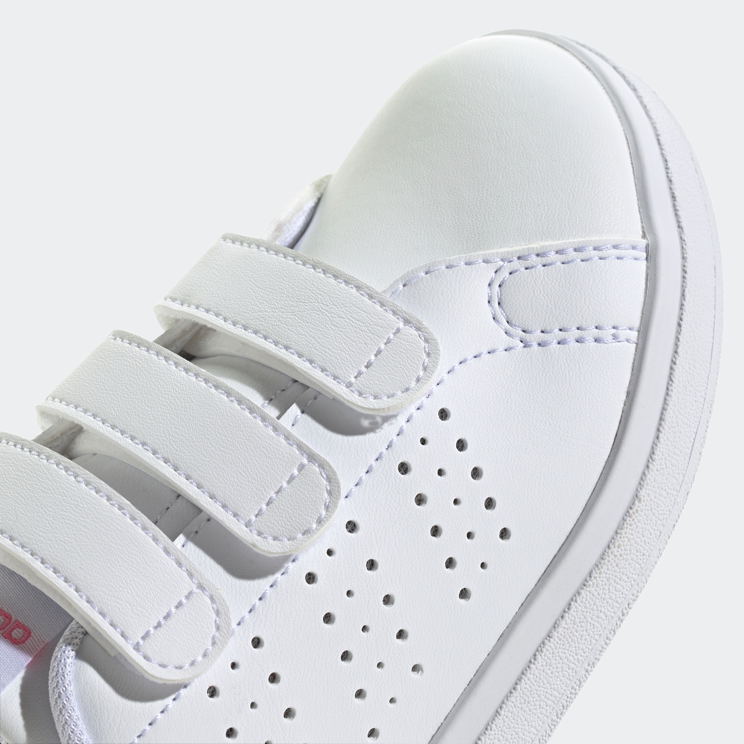 adidas Sportswear Klettschuh »ADVANTAGE BASE 2.0 KIDS«, Design auf den Spuren des adidas Stan Smith