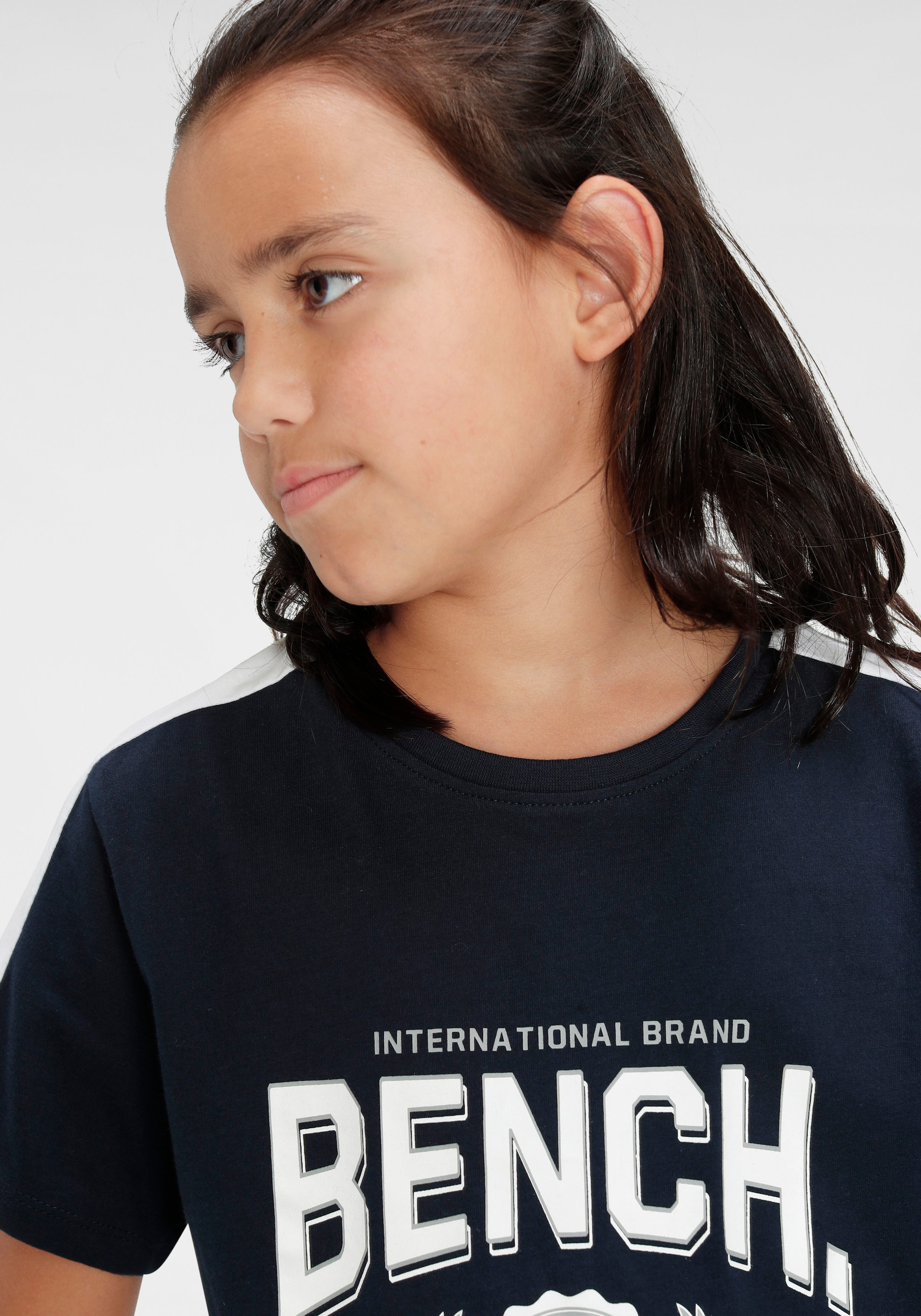 ✵ Bench. T-Shirt, mit farbigen Einsätzen und Print online ordern |  Jelmoli-Versand