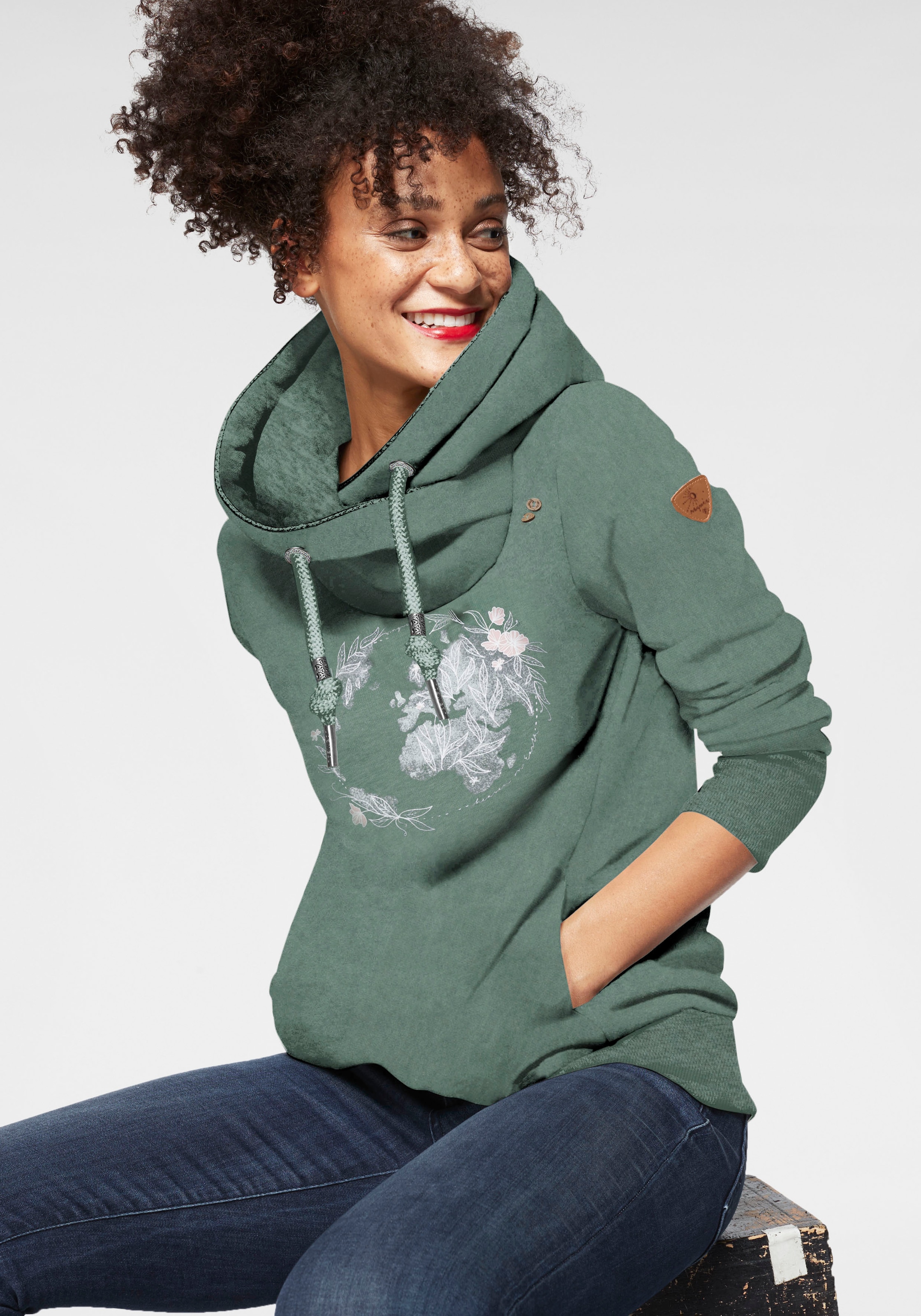Ragwear Sweater »GRIPY BUTTON WORLD O«, Kapuzensweatshirt mit Statement-Front-Print
