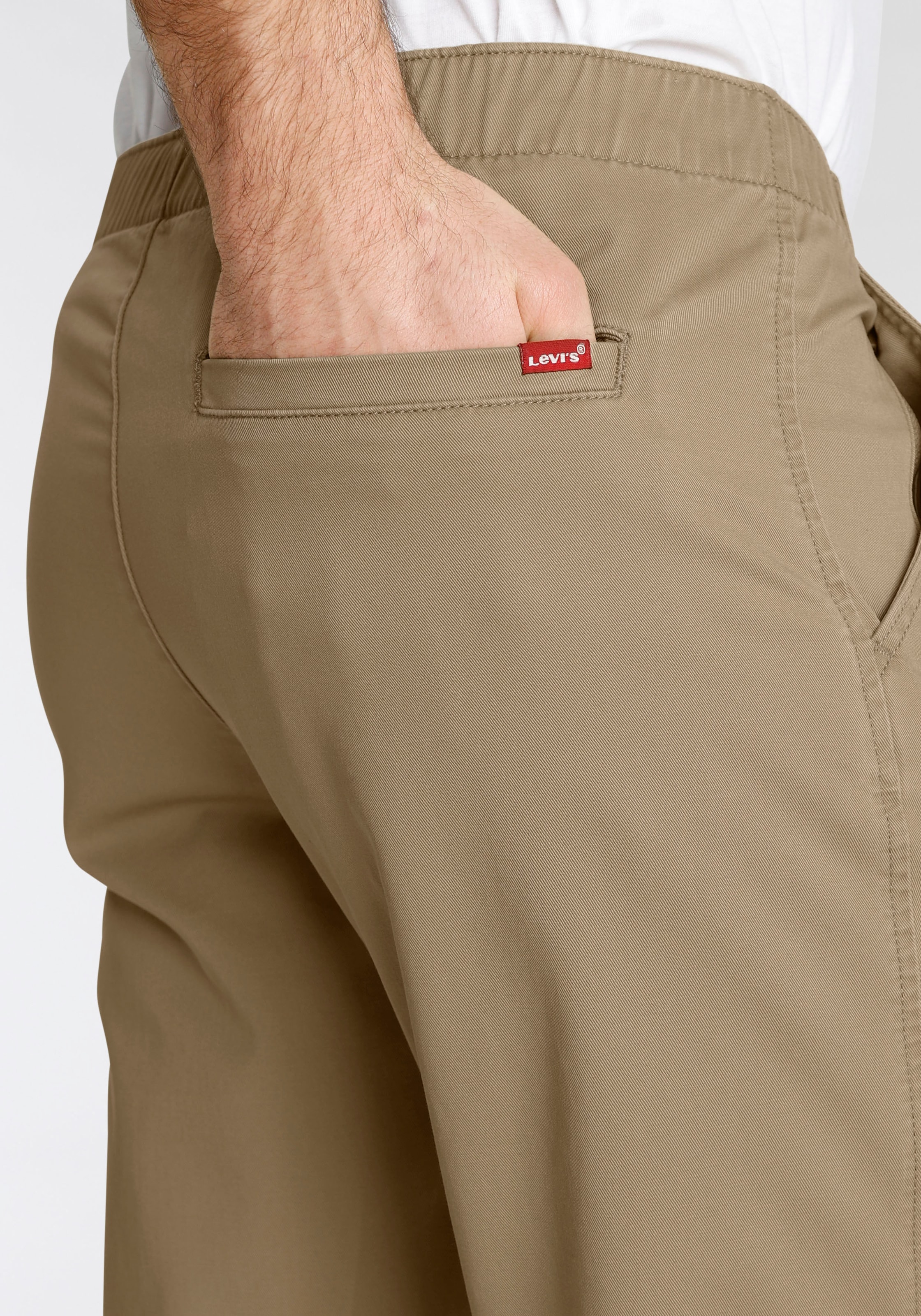 Levi's® Chinohose »LE XX CHINO JOGGER III«, in Unifarbe für leichtes Styling