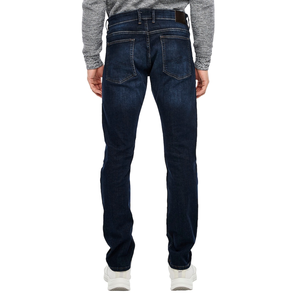 QS 5-Pocket-Jeans, mit leichten Abriebeffekten