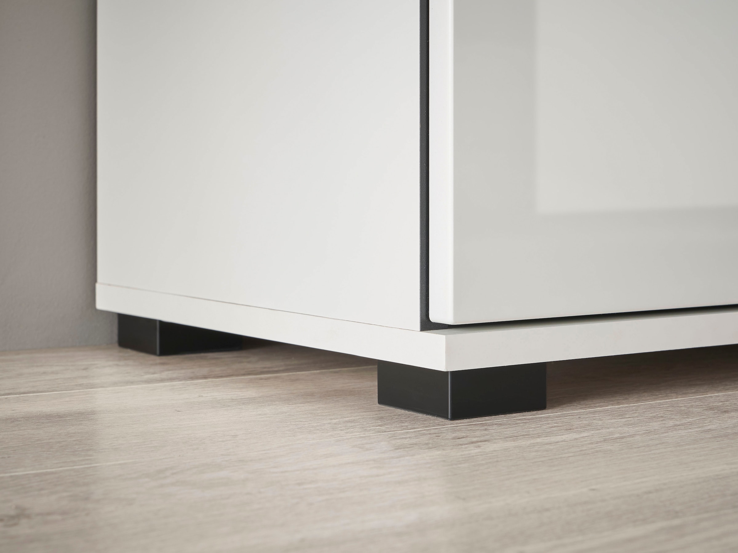 INOSIGN Highboard »Cantara, moderner Schrank, Vitrine in Eiche Dekor oder weiss«, schwarze Stangengriffe, ausreichend Stauraum, vielseitig einsetzbar