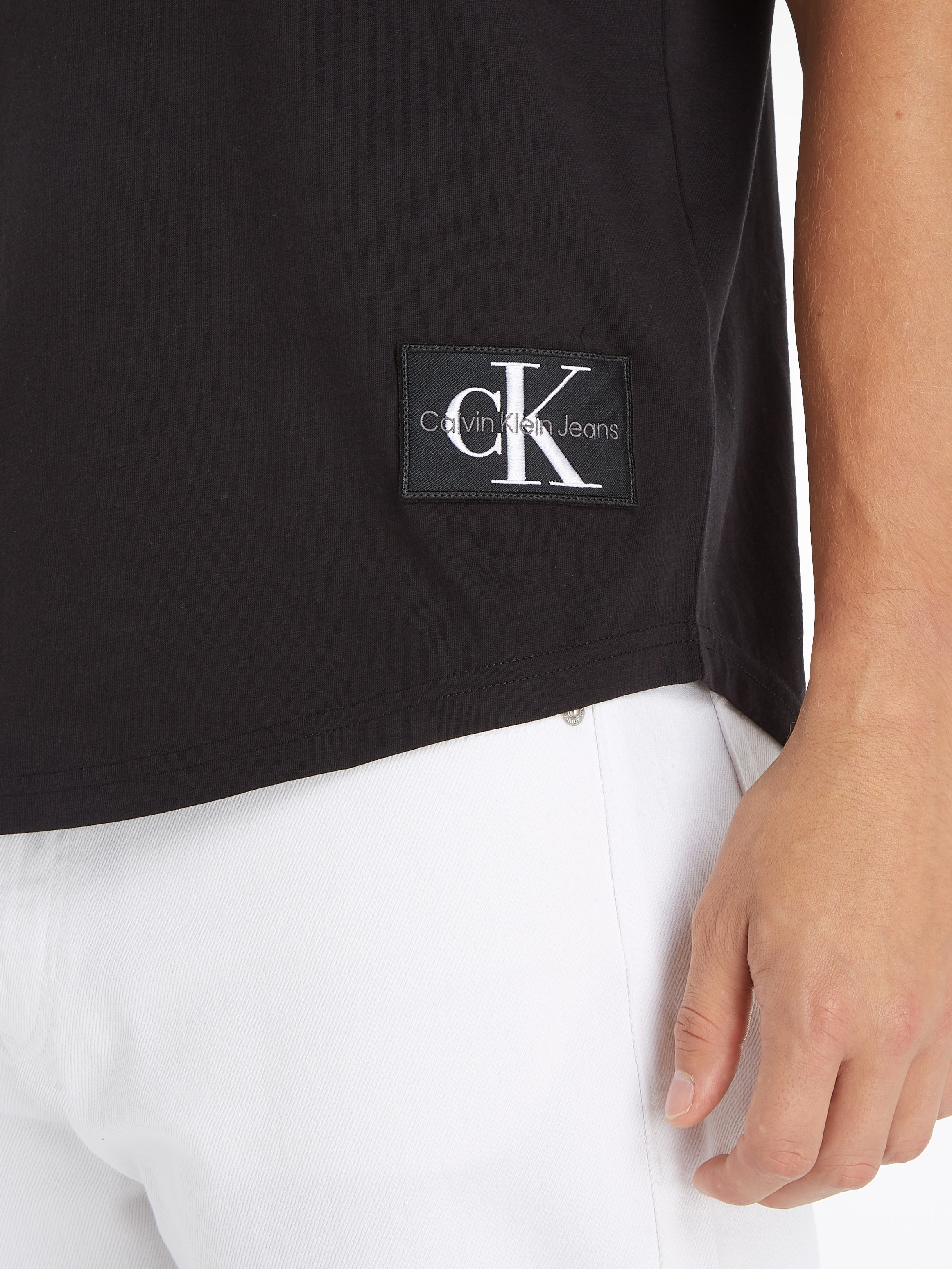 Calvin Klein | UP SLEEVE«, T-Shirt shoppen Logopatch online TURN mit »BADGE Jeans Jelmoli-Versand