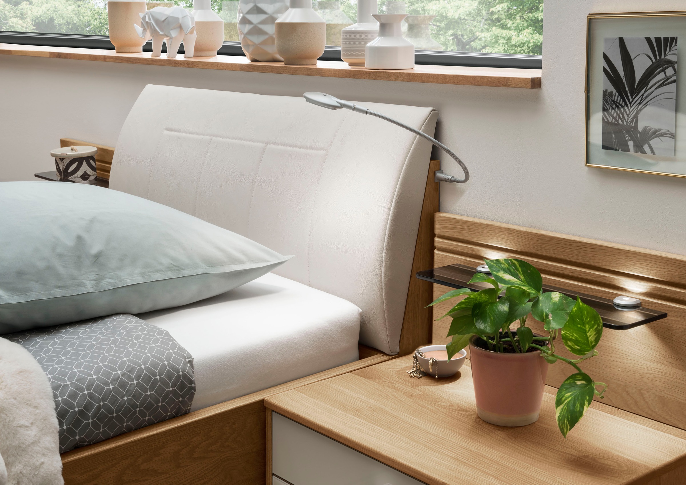 WIEMANN Bett »Kiruna, Bettgestell, Bettrahmen, Eiche Nachbildung, Polsterkopfteil«, (4-fache Liegehöhenverstellung, MADE IN GERMANY), Polsterkopfteil aus Kunstleder, verschiedene Grössen, in Komforthöhe