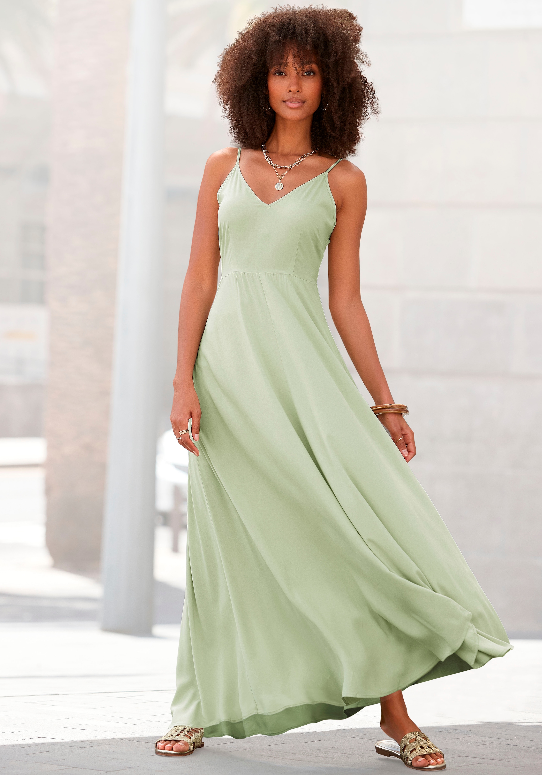 Grünes Kleid – und modisch angesagt Jelmoli-Versand 