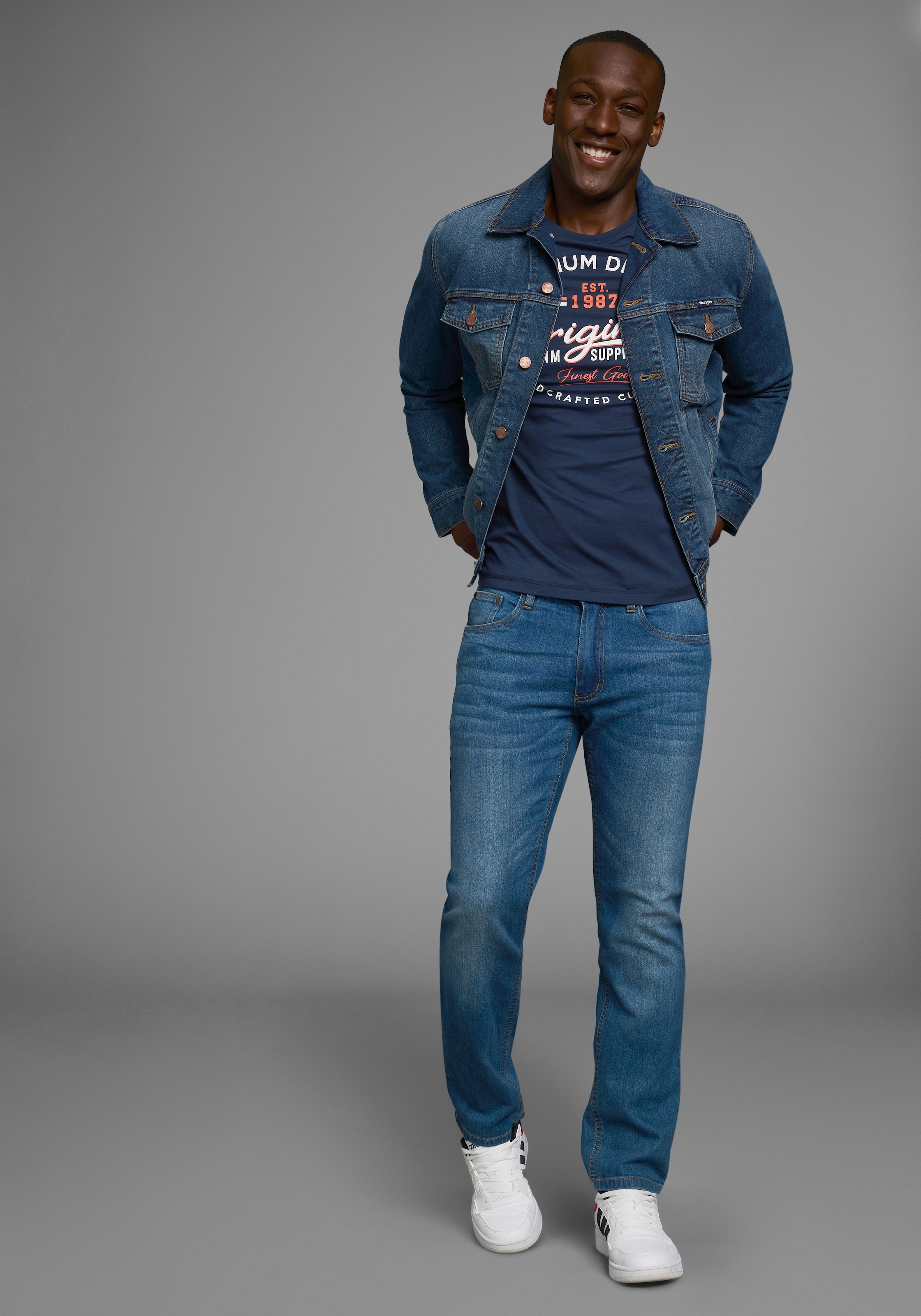 AJC T-Shirt, kurzärmelig, schmal geschnitten, mit stylischem Druck