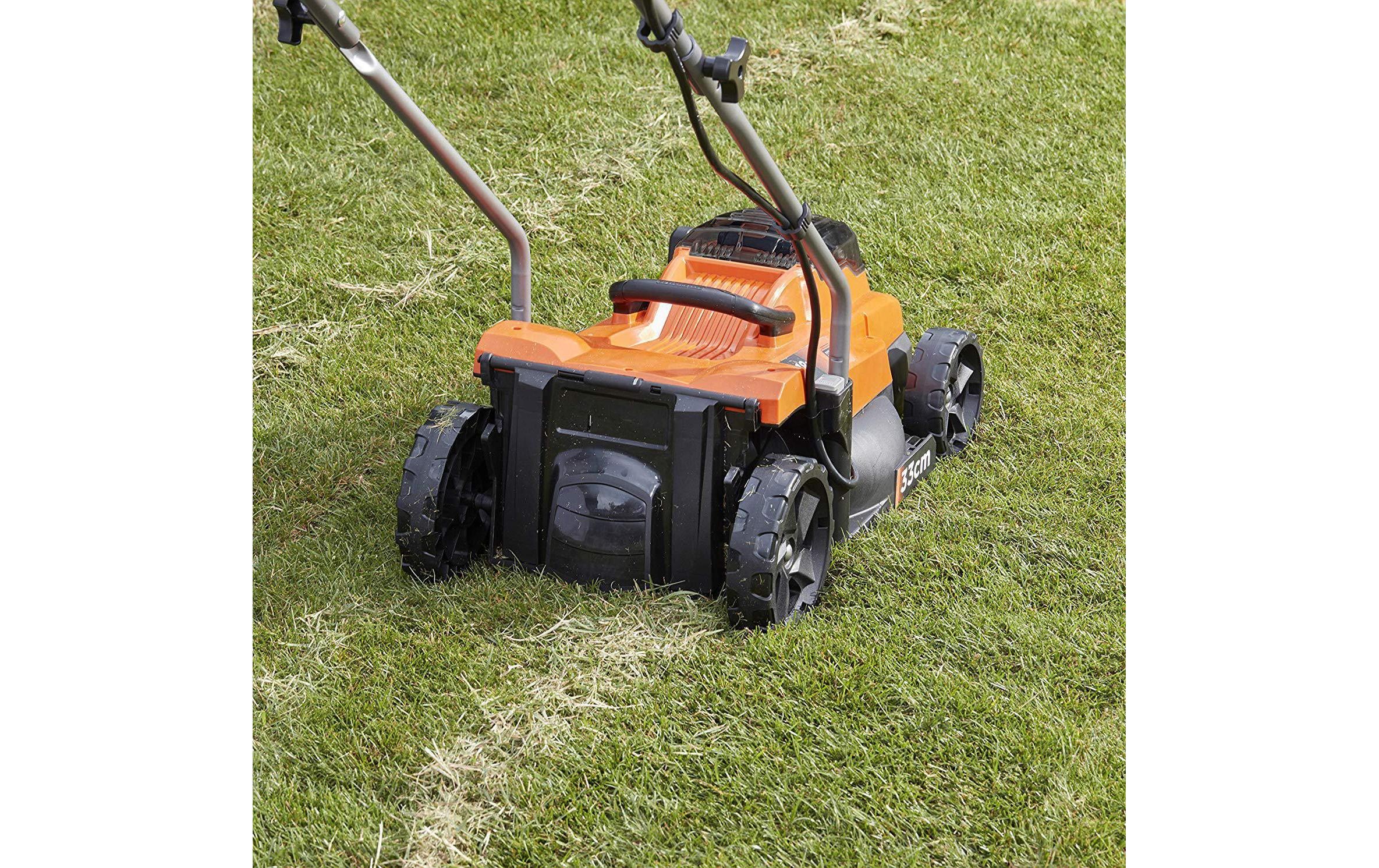 Black + Decker Akkurasenmäher »BCMW3318L2 Kit«, (Set), Schneidesystem: Sichel-/Kreiselmäher