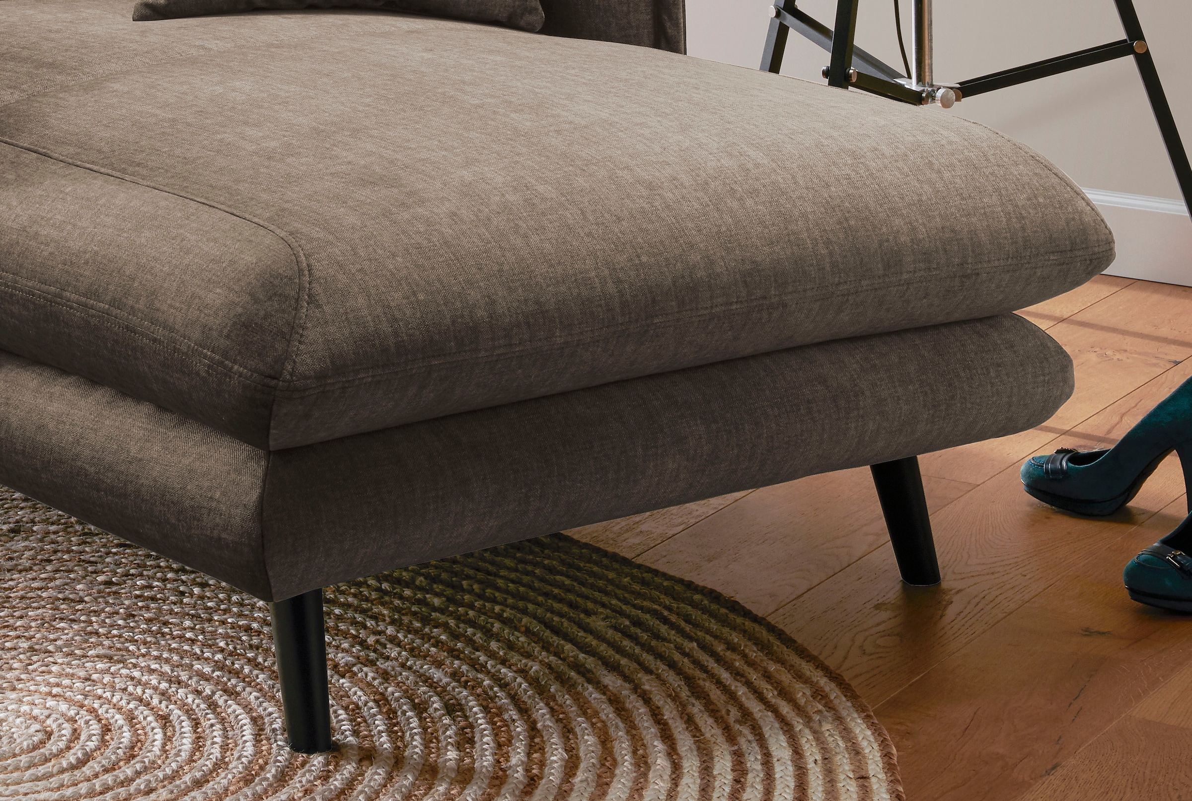 INOSIGN Loveseat »Lazio«, moderner Sessel mit einer bequemen Polsterung, 2 Stk. Zierkissen
