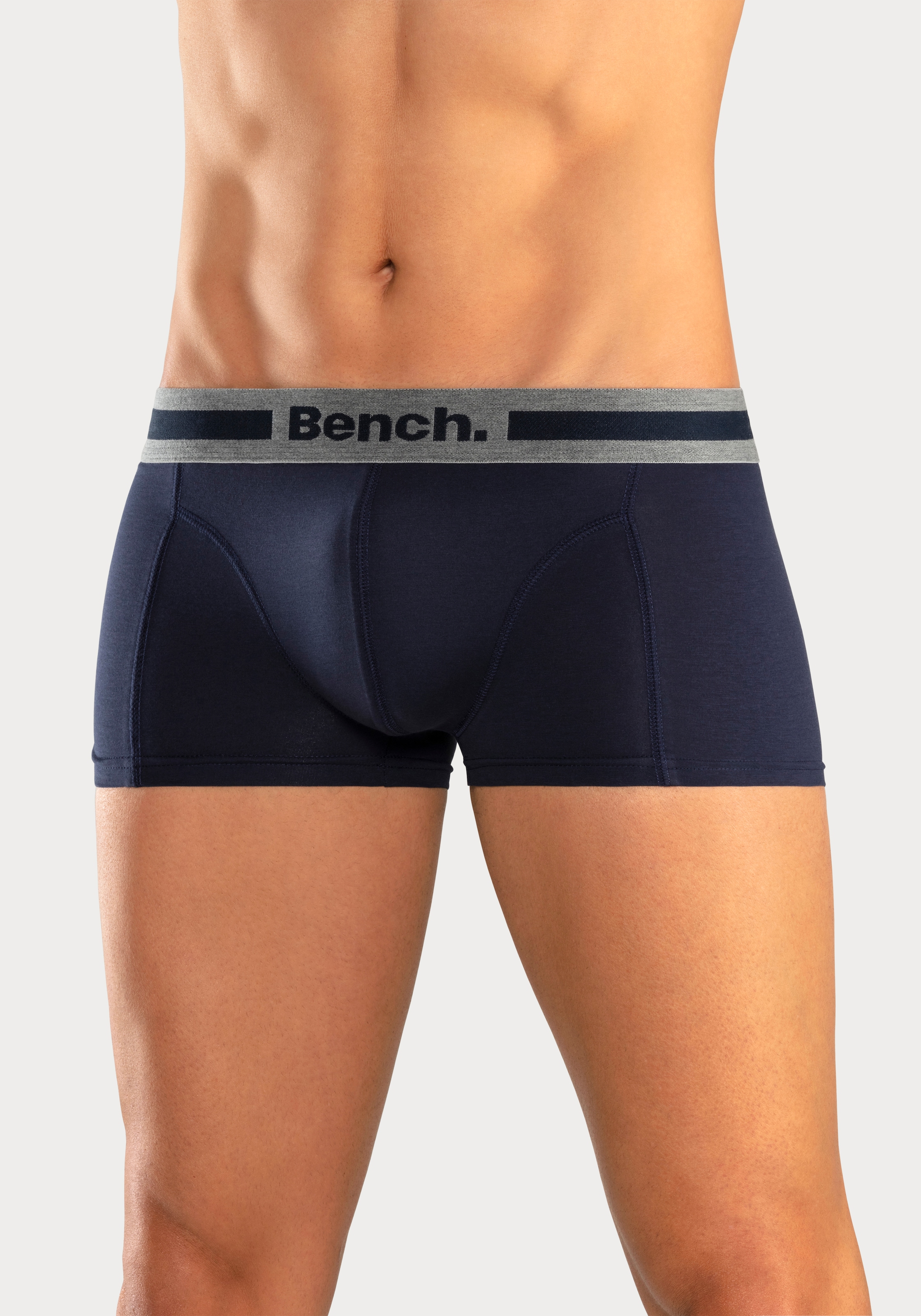 Bench. Hipster, (Packung, 4 St.), knapp sitzende Boxershorts aus Baumwollmischung