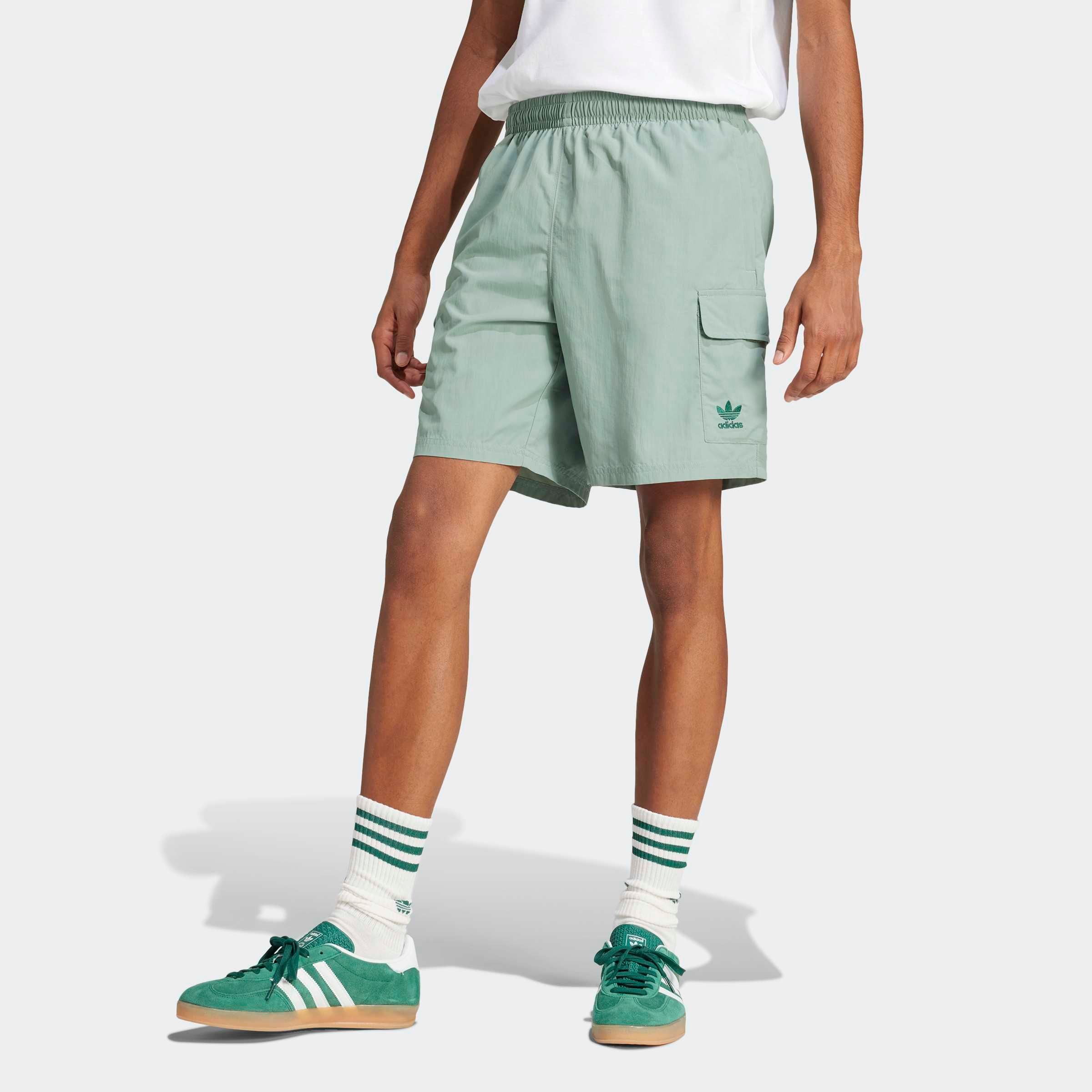 adidas Originals Shorts »ESS WVN SHORTS«, (1 tlg.)