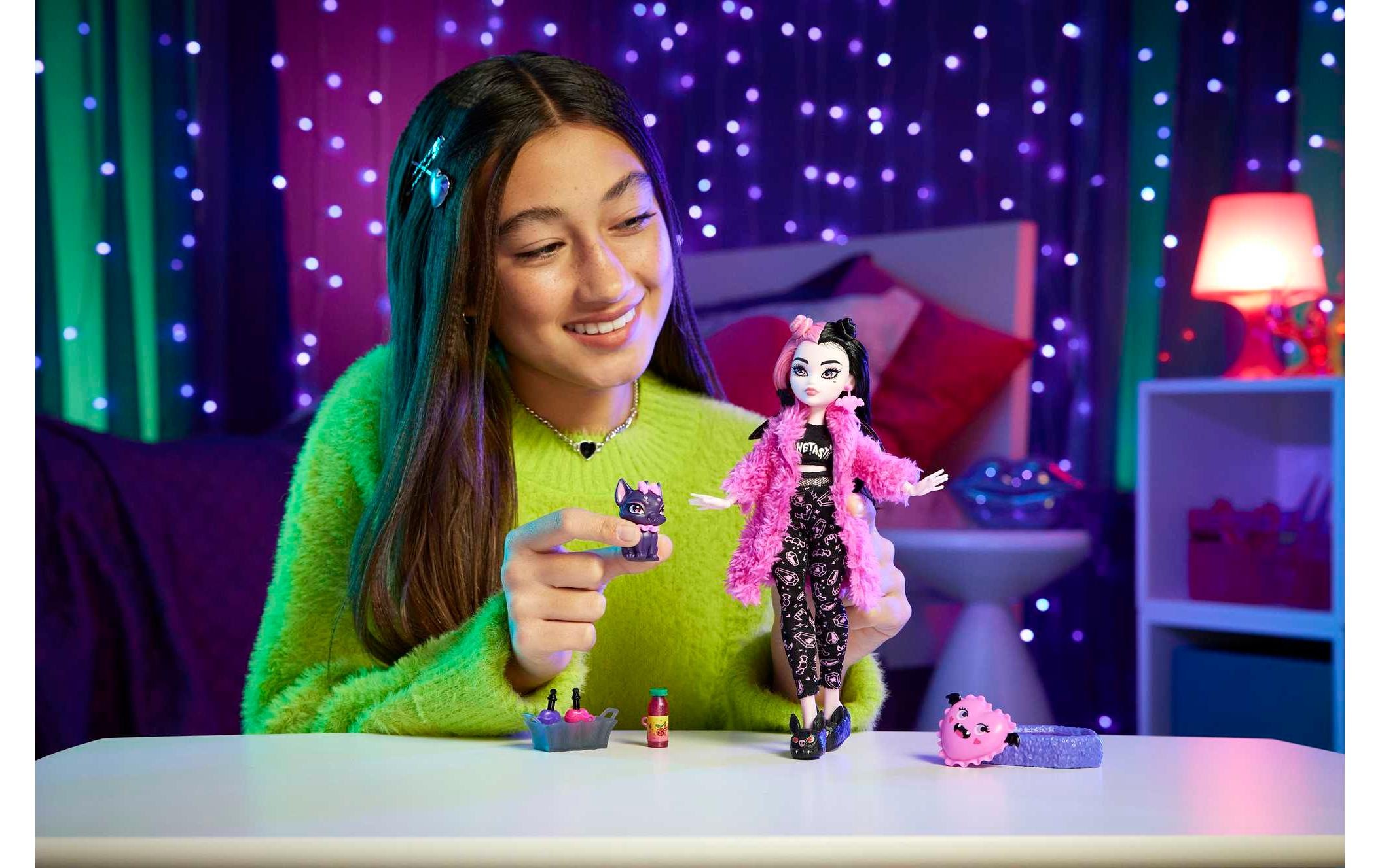 MonsterHigh™ Anziehpuppe »Monster High Creepover Draculaura«