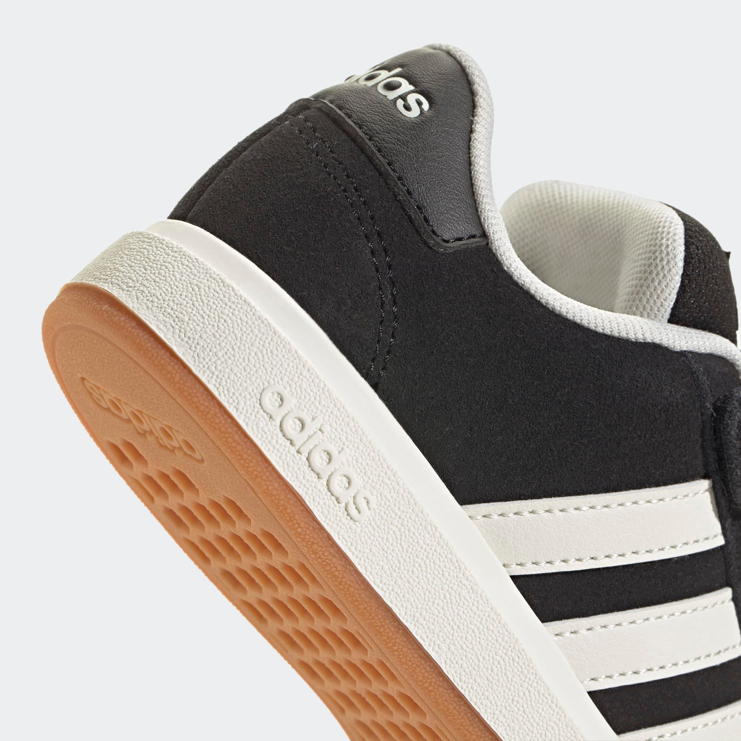 adidas Sportswear Klettschuh »GRAND COURT 00S KIDS«, Design auf den Spuren des adidas Superstar