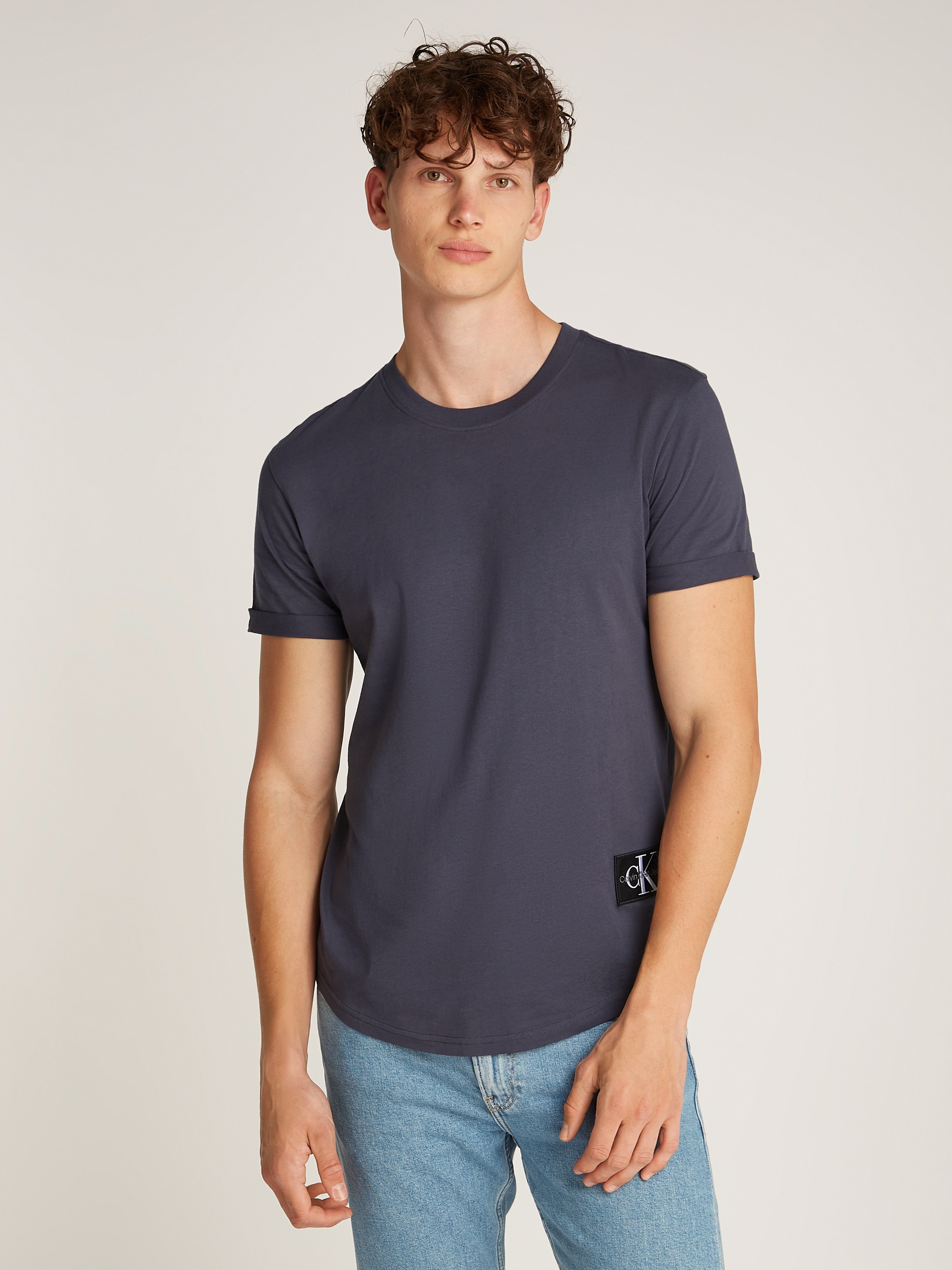 Calvin Klein Jeans T-Shirt »BADGE TURN UP SLEEVE« mit Logopatch