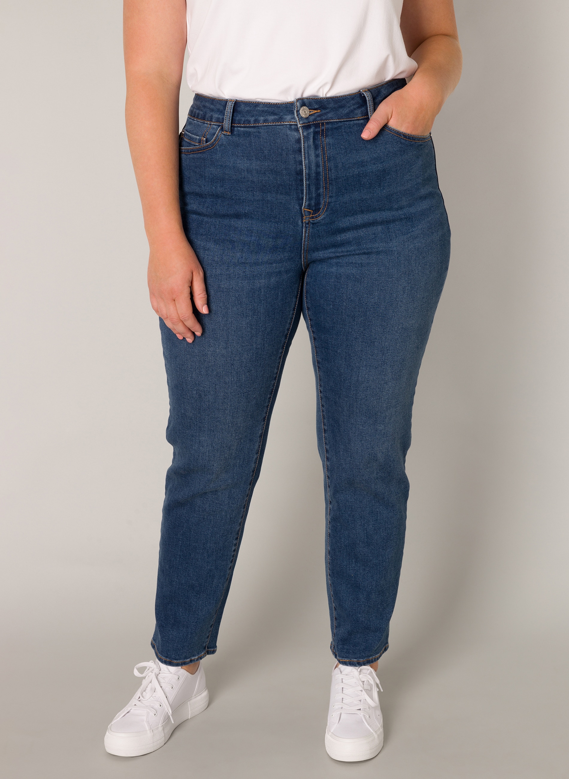 Base Level Curvy Slim-fit-Jeans, in grossen Grössen