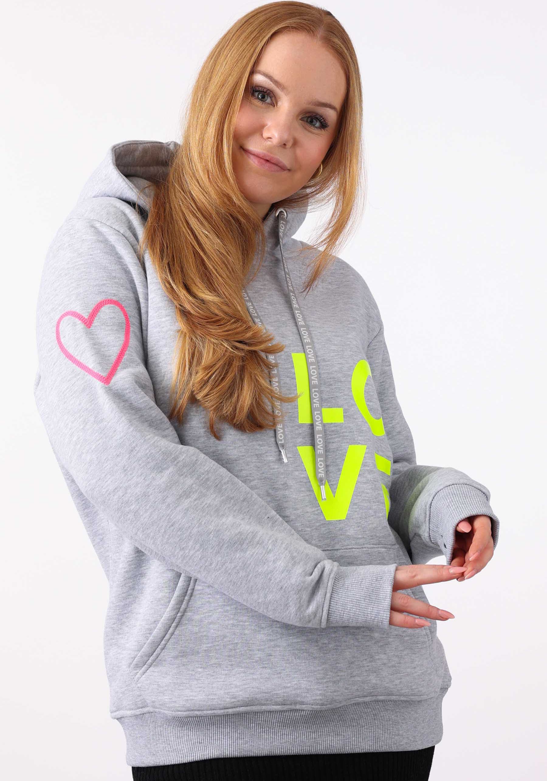 Zwillingsherz Kapuzensweatshirt, mit gesticktem Neon Herz am Ärmel und "Love" Schriftzug auf Kordel