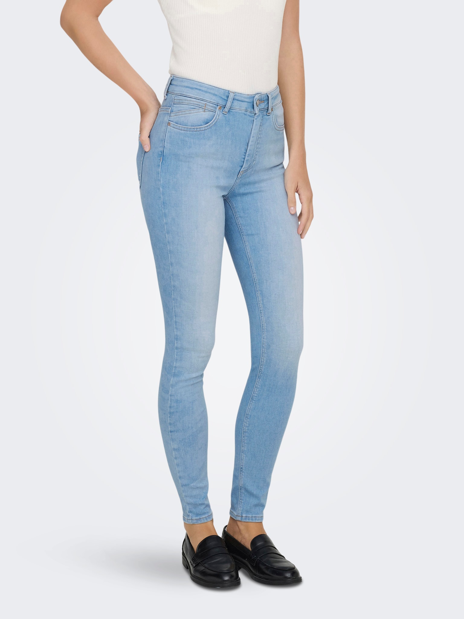 ONLY High-waist-Jeans "ONLBLUSH HW SKINNY ANK DNM REA008 NOOS" Bleach Wash für einen Faded-Look