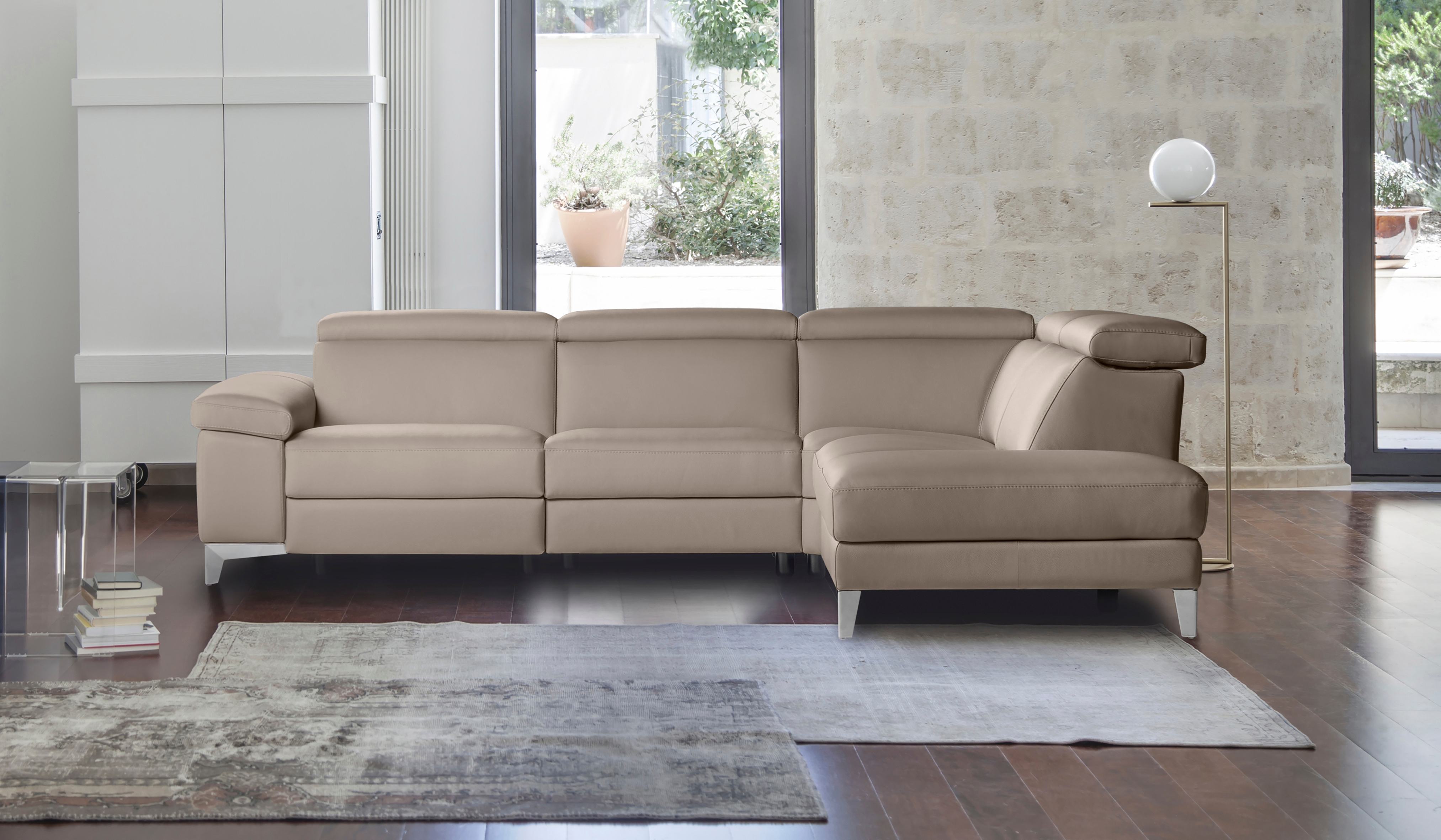 CALIA ITALIA Ecksofa "Nove, erstklassiger Sitzkomfort, mit tollen Komfortfunktionen, L-Form" mit Kopf- und elektrischer Relaxfunktion, in Leder