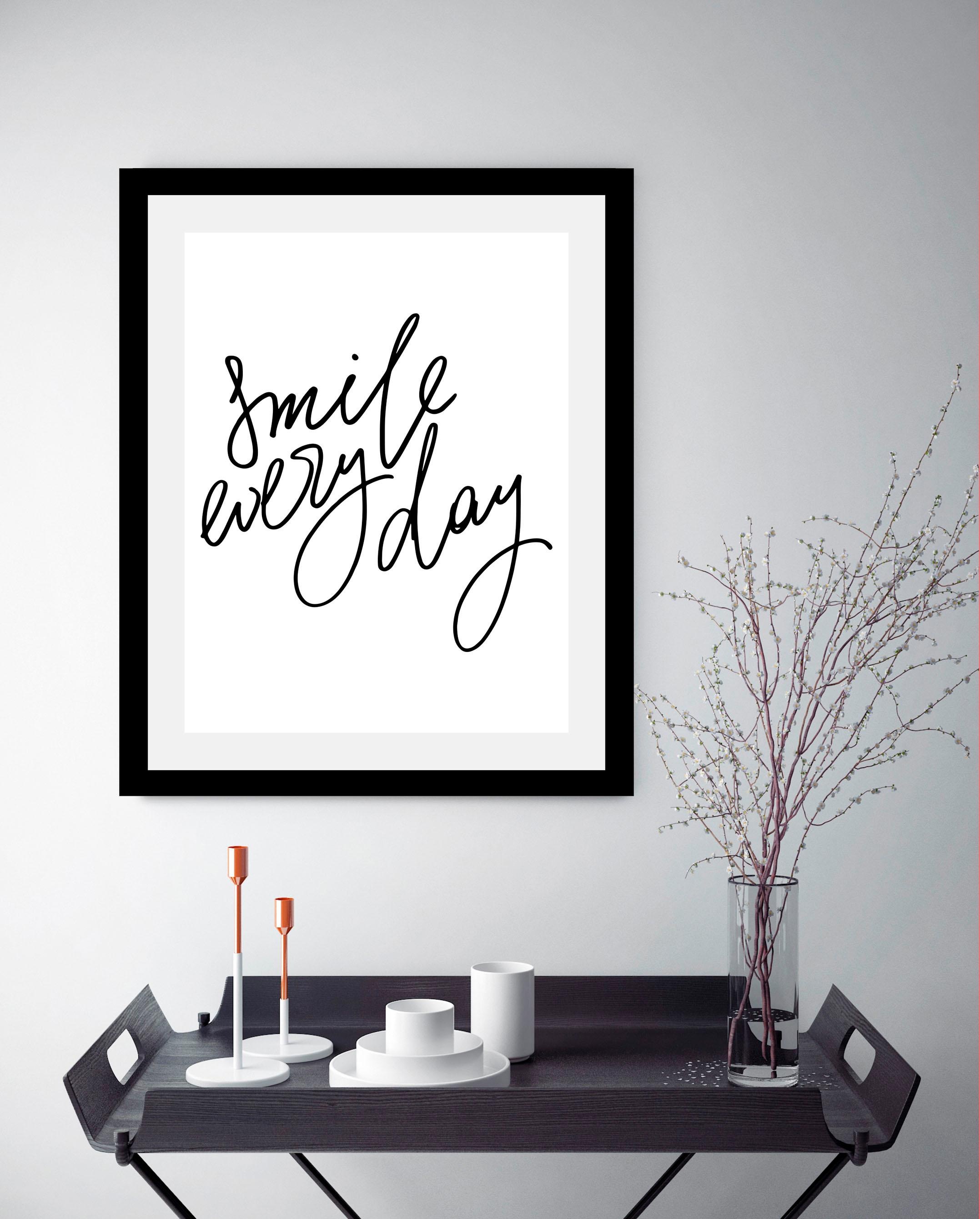queence Bild "Smile" Motivationsbilder  Schriftzug  Schwarz-Weiß  Sprüche & Texte HD Premium Poster-Druck inkl. Holzrahmen