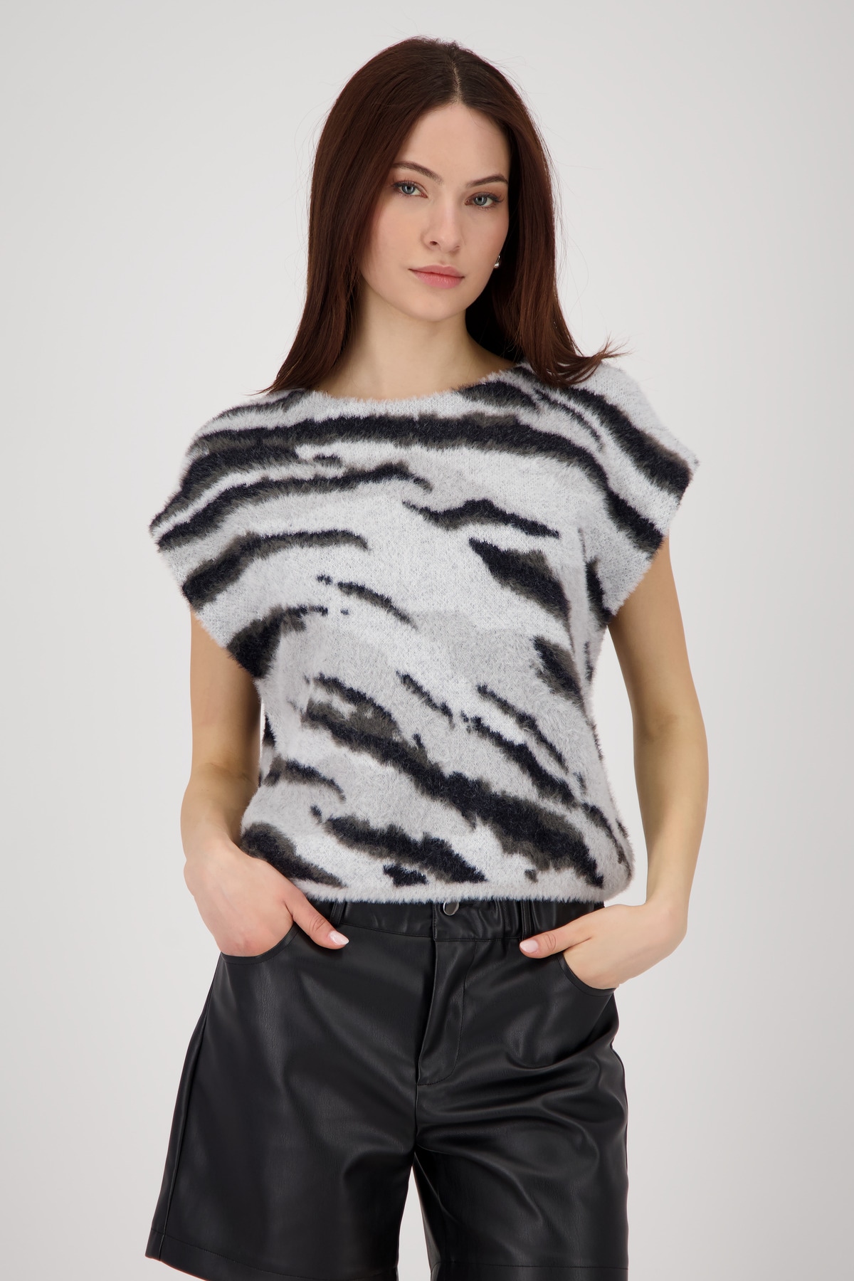 Monari Pullunder »Pullunder Tiger allover« Mit Rundhalsausschnitt