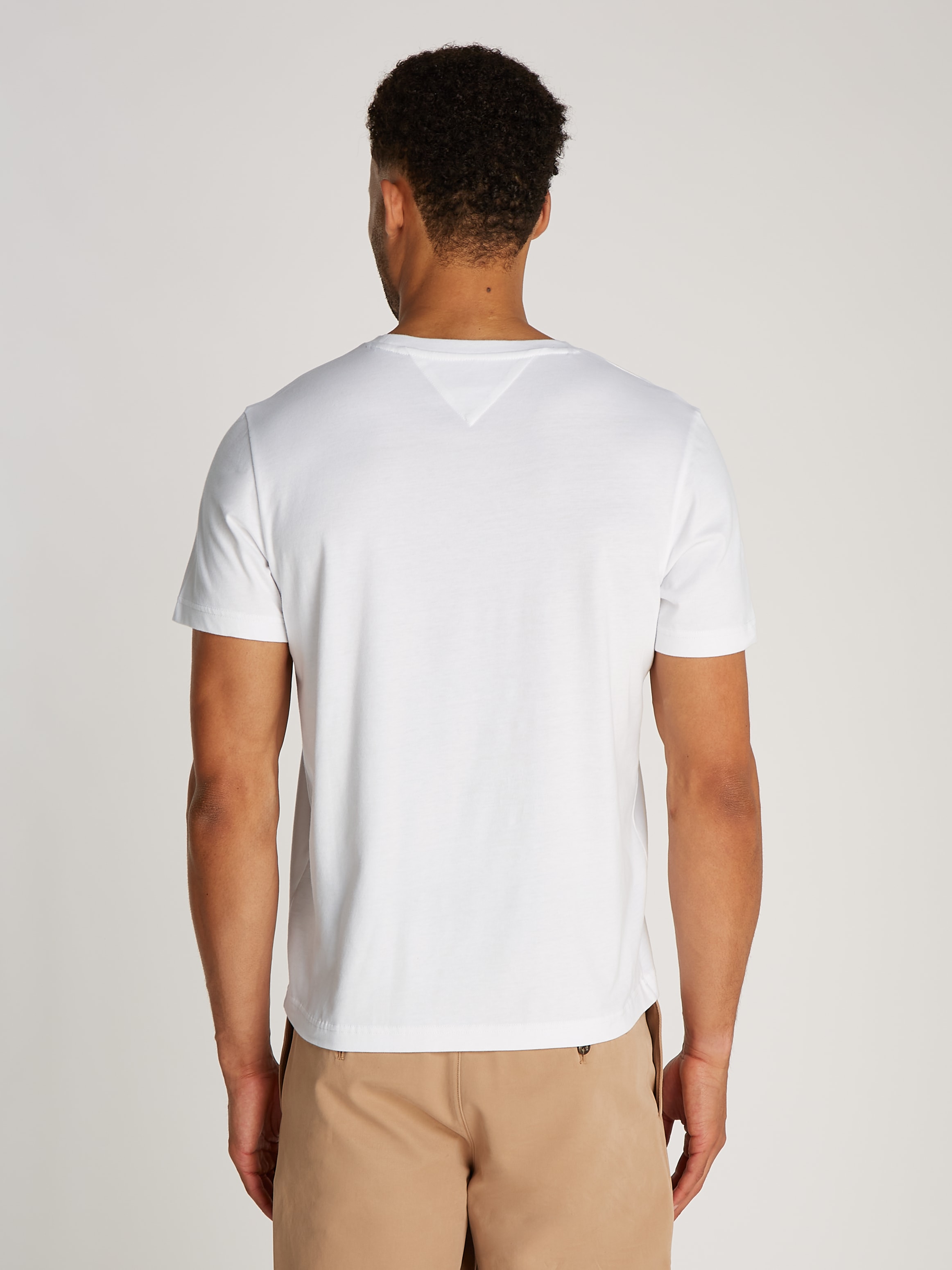 Tommy Hilfiger T-Shirt »ESSENTIAL REG FIT SOLID TEE«, mit Rundhalsausschnitt