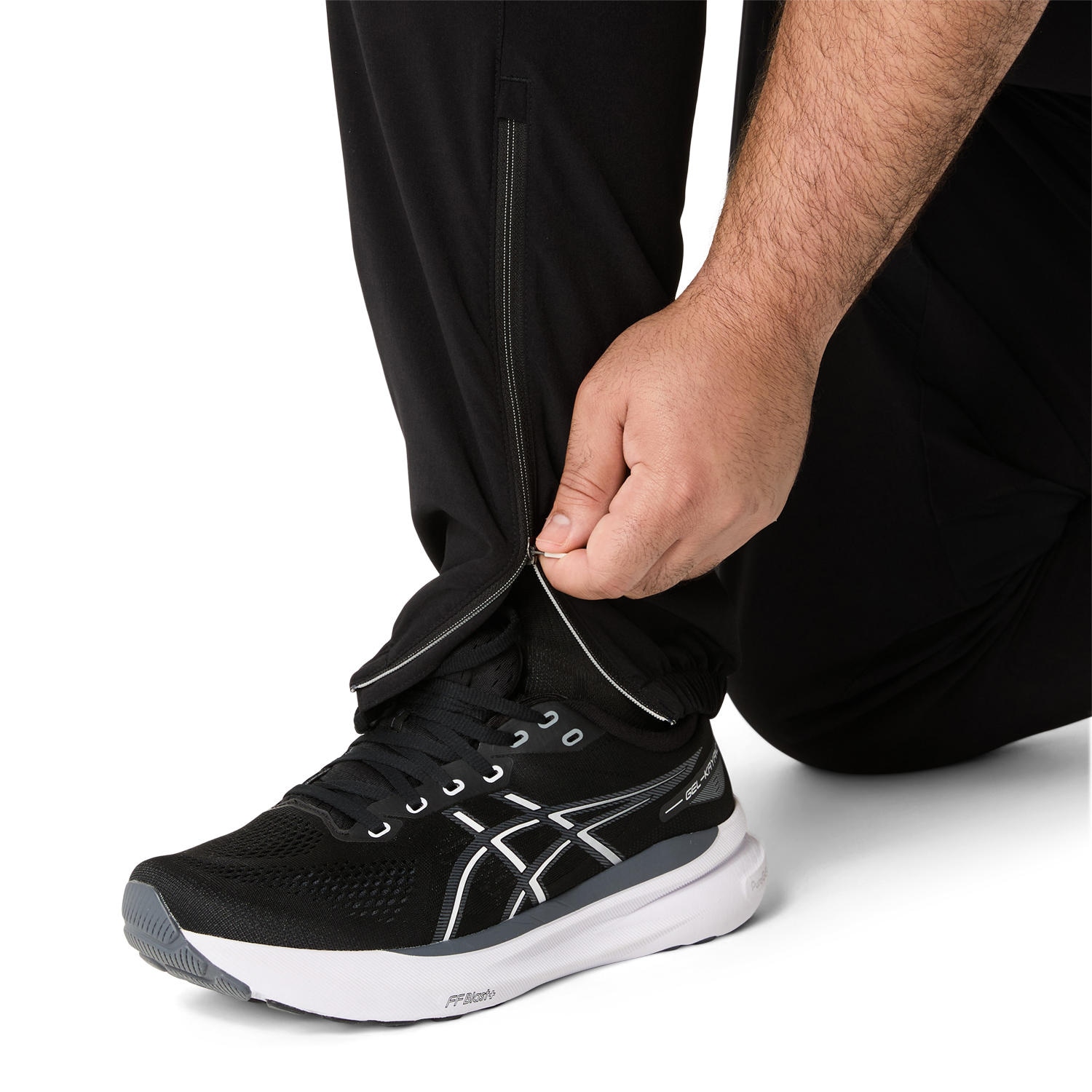 Asics Laufhose »ASICS CORE WOVEN PANT«