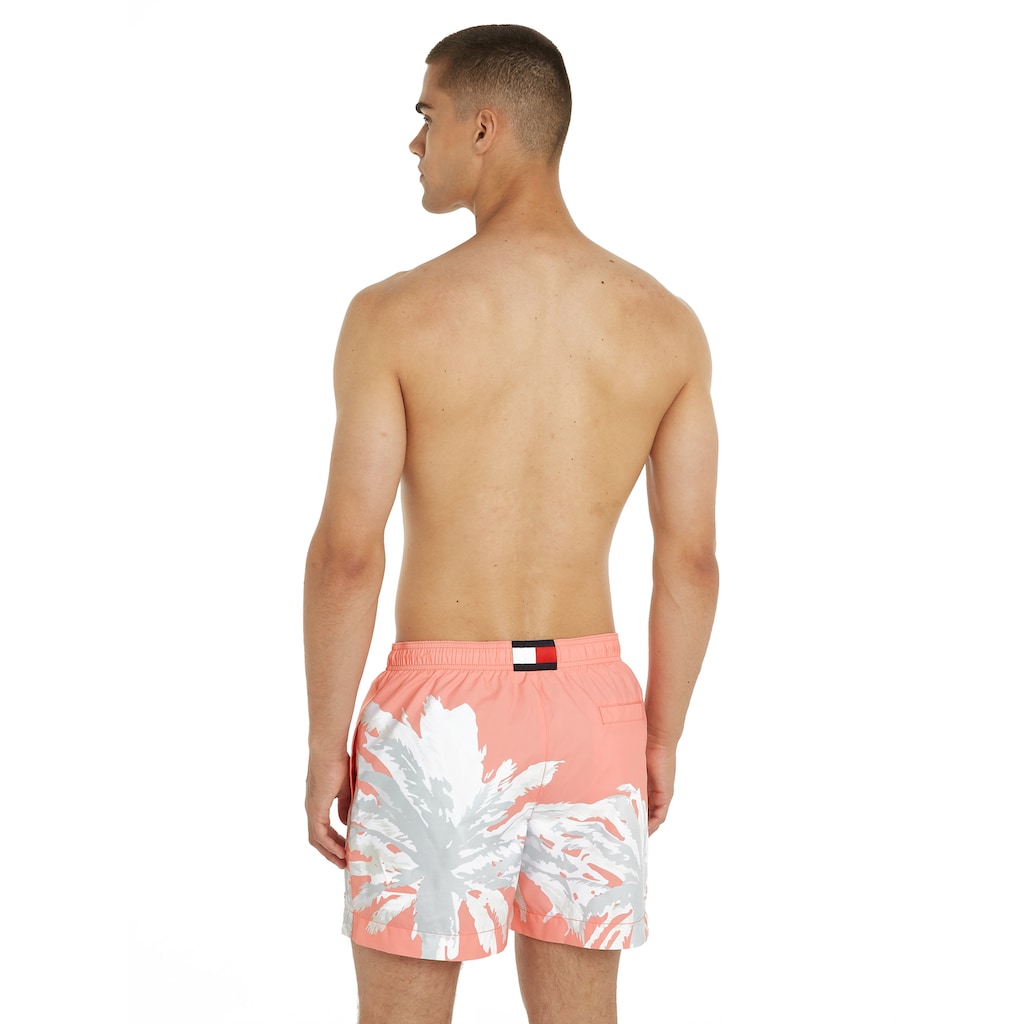Tommy Hilfiger Swimwear Badeshorts »MEDIUM DRAWSTRING PLACED«, mit Palmenprint