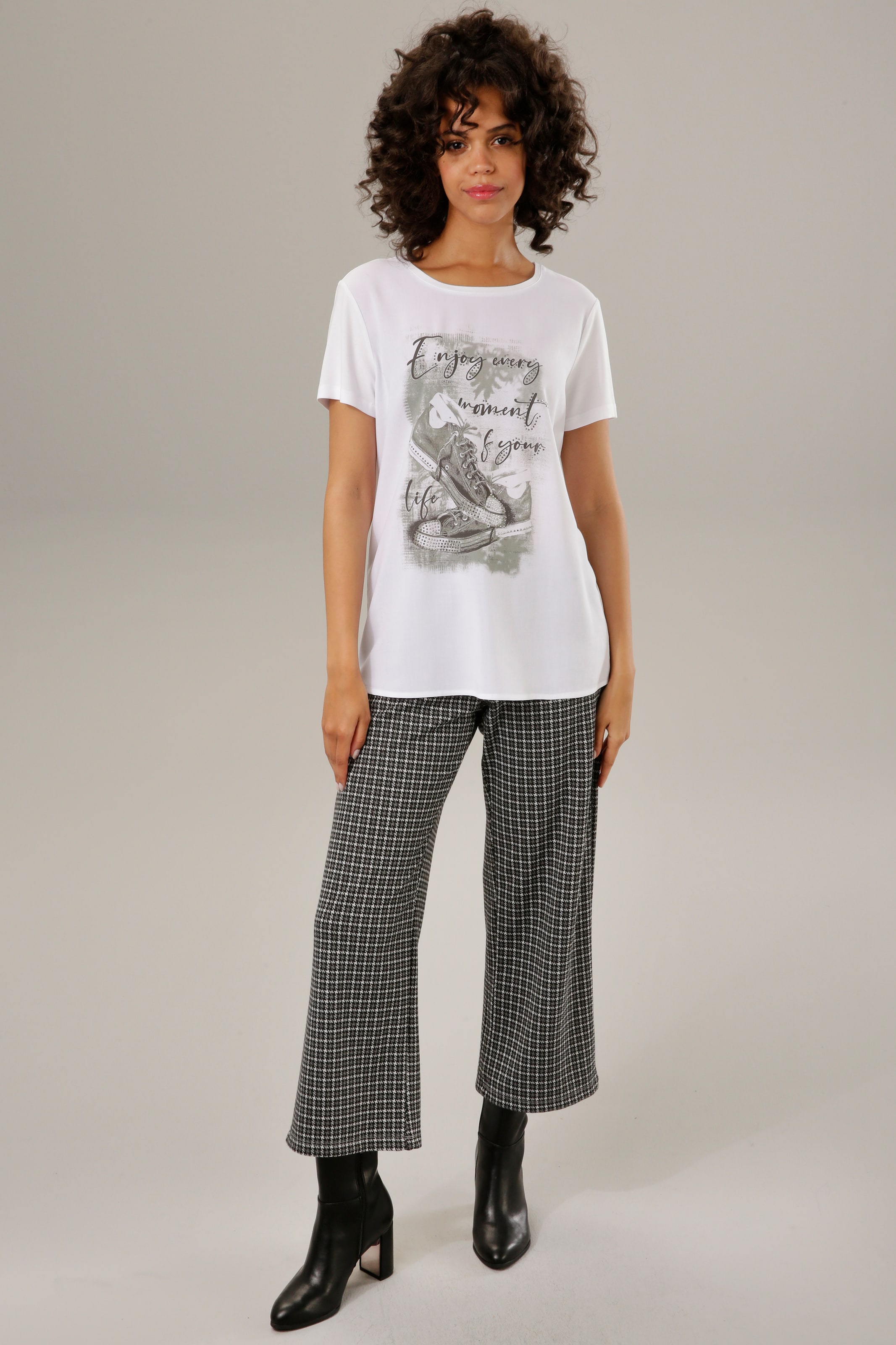 CASUAL Glitzersteinchen Shirtbluse, Jelmoli-Versand mit | Aniston verzierter online shoppen Frontdruck