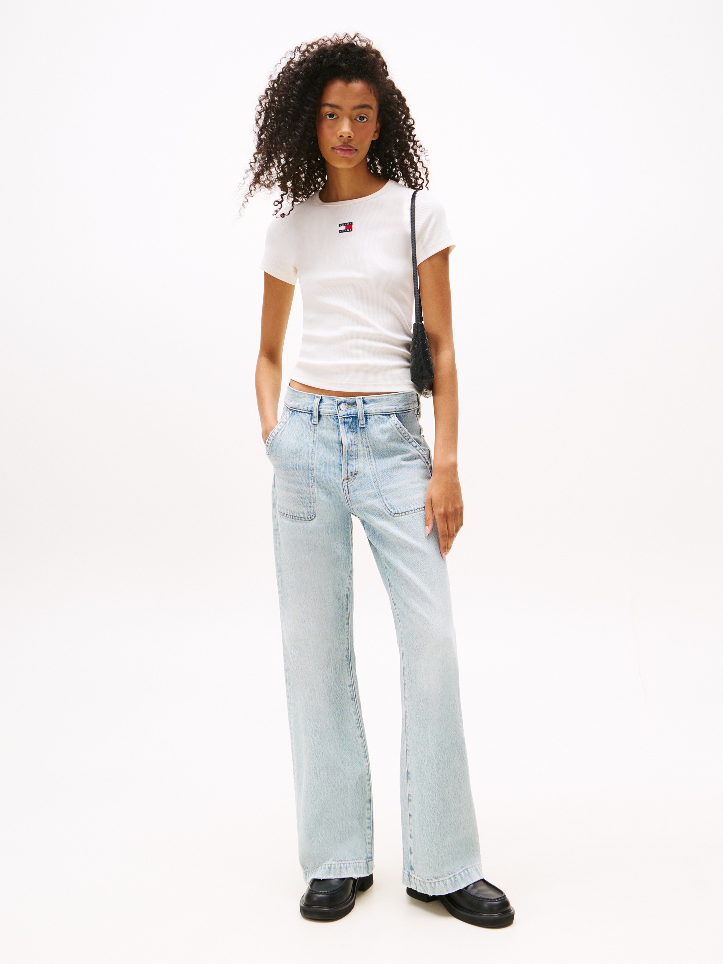 Tommy Jeans Kurzarmshirt »TJW SLIM BADGE RIB TEE«, mit gerippter Struktur