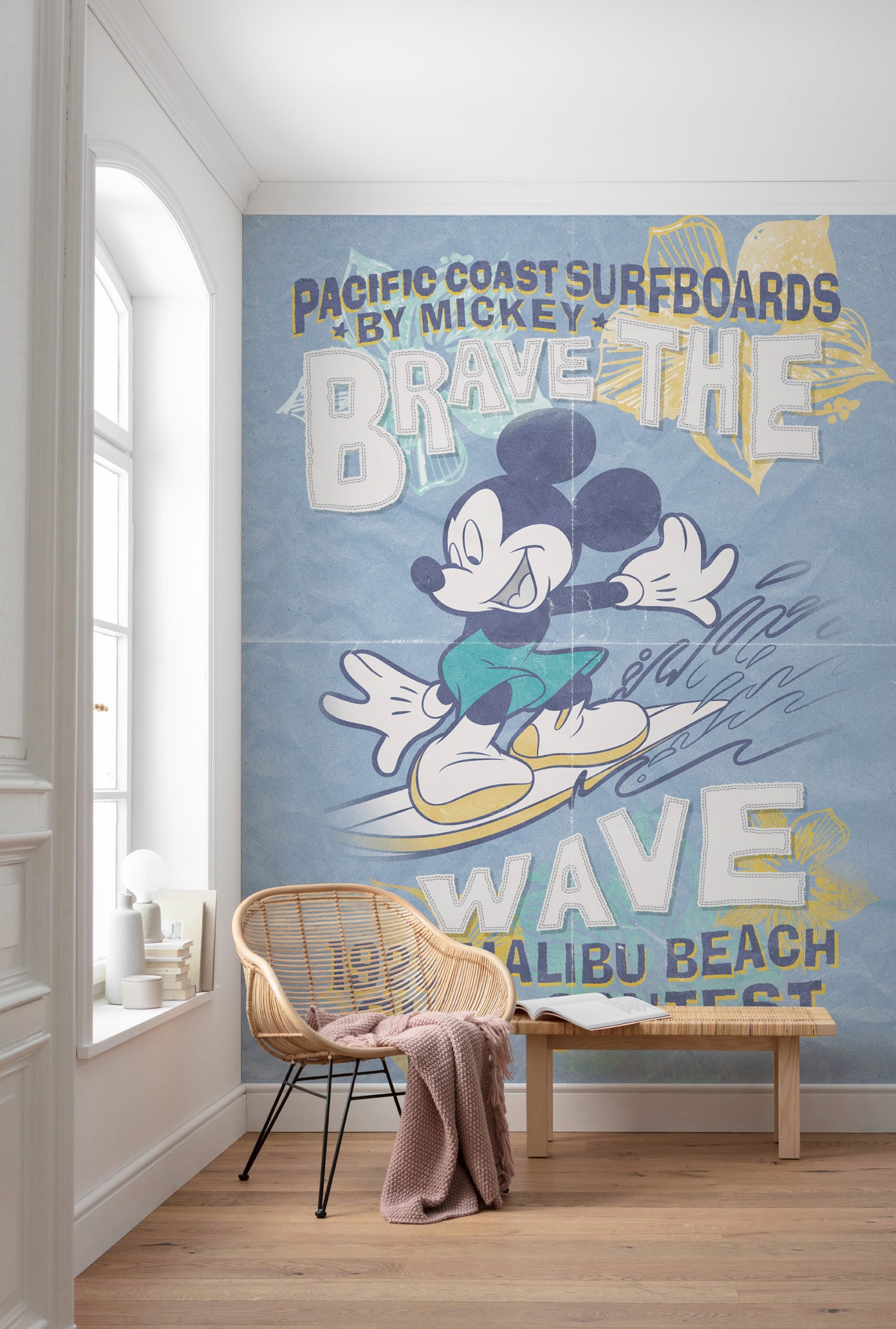 Komar Vliestapete »Digitaldruck Vlies - Mickey Brave the Wave - Grösse 200 x 280 cm«, bedruckt, Kinderzimmer