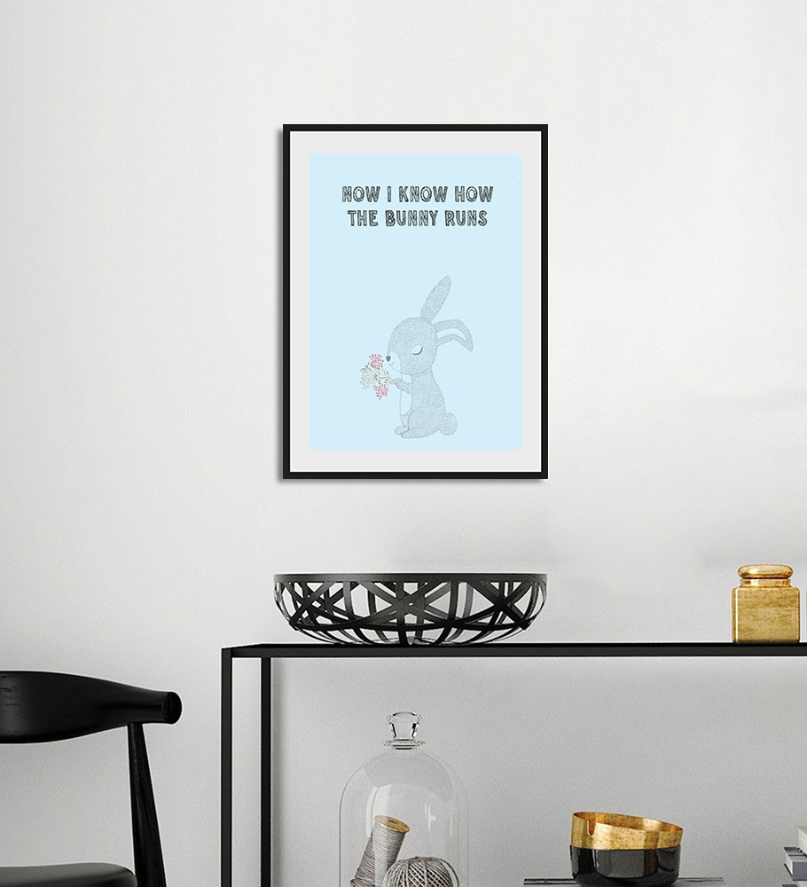 queence Bild »NOW I KNOW HOW THE BUNNY RUNS«, Schriftzug-Humor-Sprüche & Texte-Hase-Haustiere, (1 St.), HD Premium Poster-Druck inkl. Holzrahmen