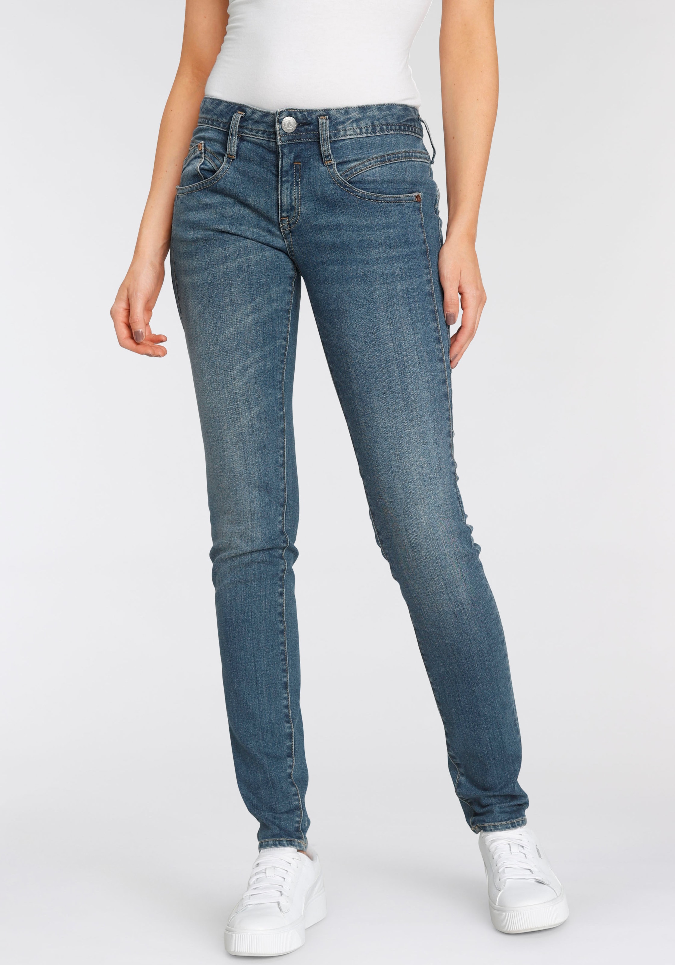 Herrlicher Slim-fit-Jeans »GINA RECYCLED DENIM«, mit seitlichem Keileinsatz