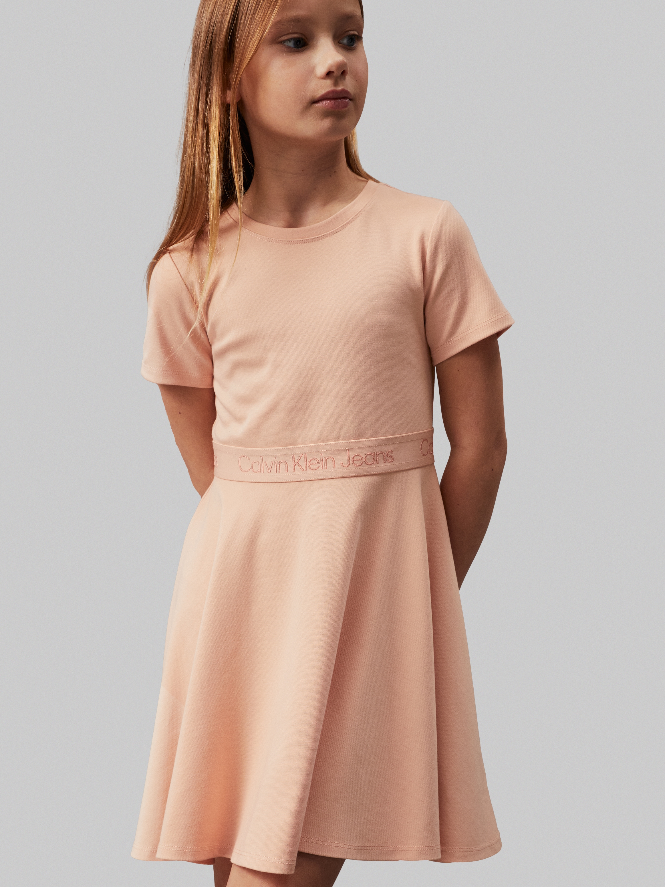 Calvin Klein Jeans Jerseykleid »PUNTO TAPE FIT FLARE SS DRESS«, für Kinder bis 16 Jahre