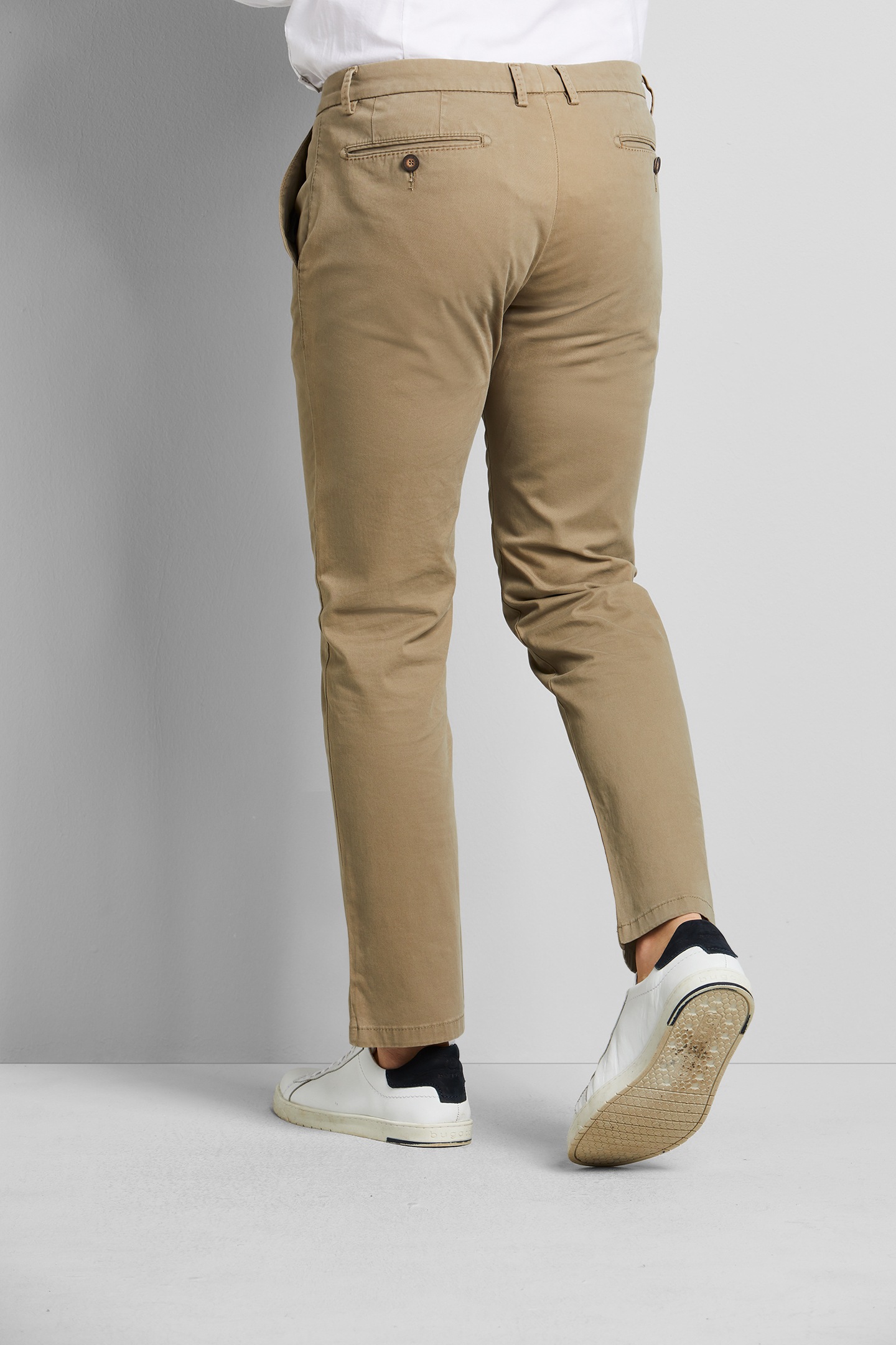 bugatti Chinohose, in einer Baumwollware