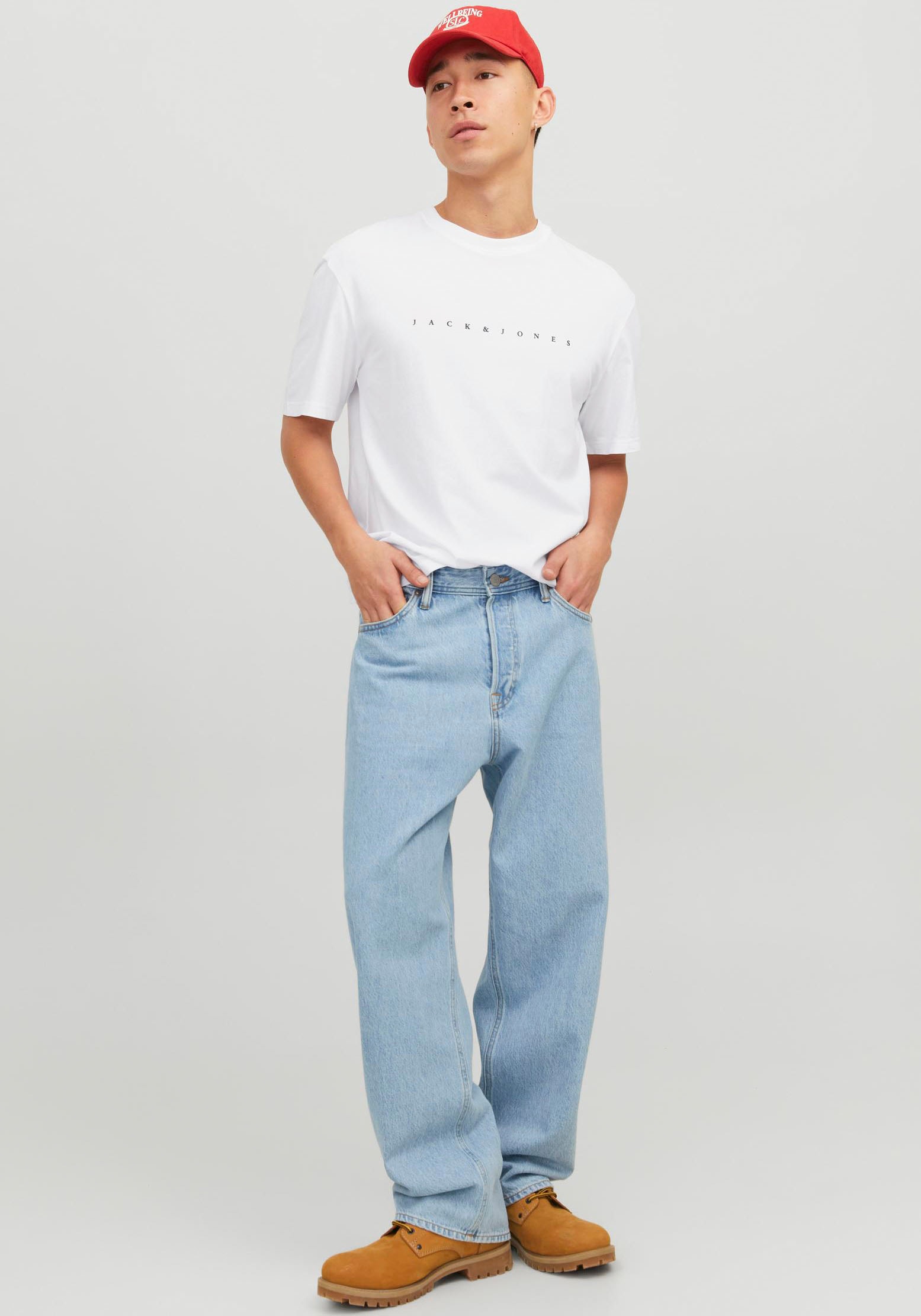 Jack & Jones Rundhalsshirt »JJESTAR mit Pigmentprint und Baumwollgefühl«, mit Pigmentprint