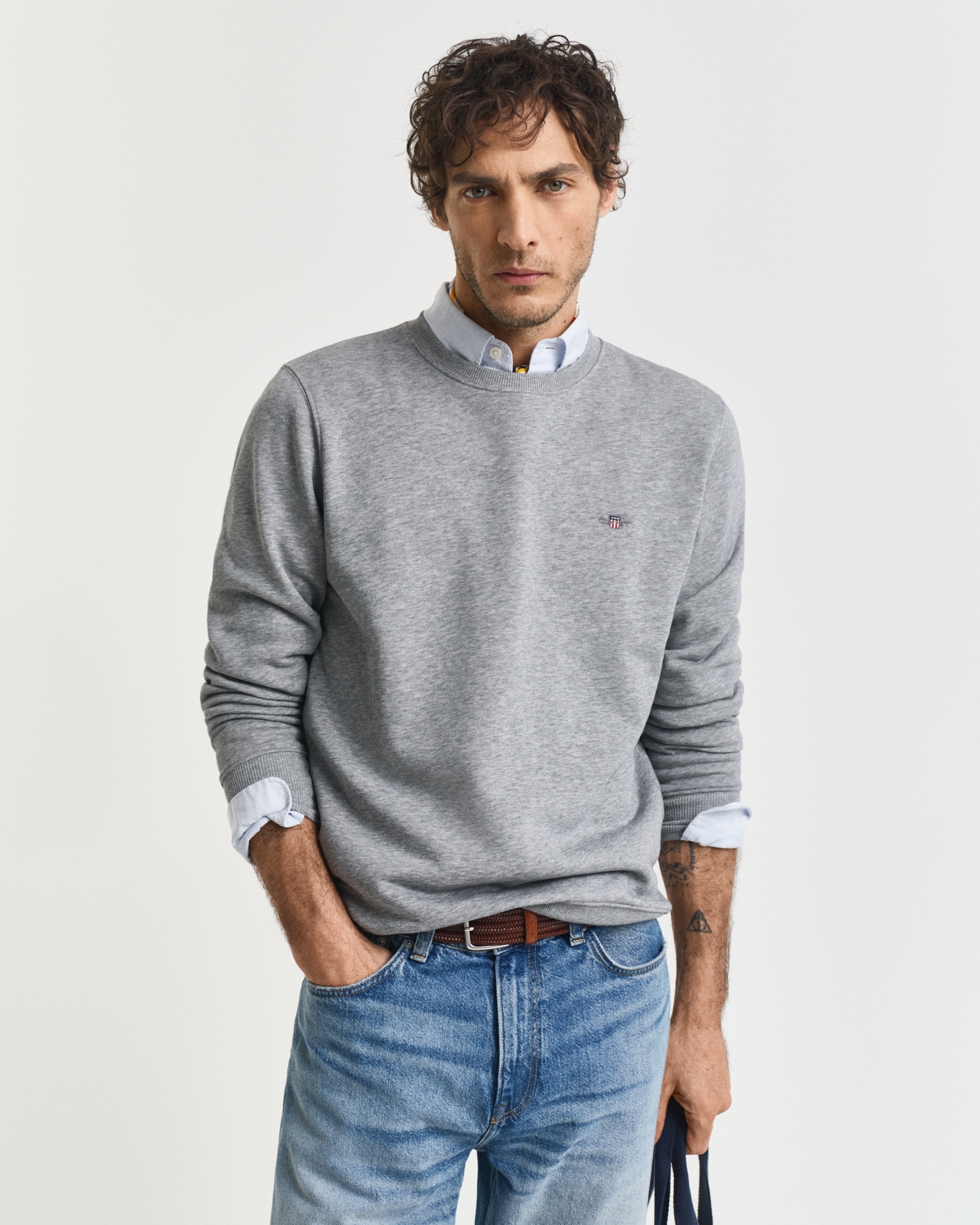 Gant Sweatshirt "REG SHIELD C-NECK SWEAT", mit Logostickerei auf der Brust