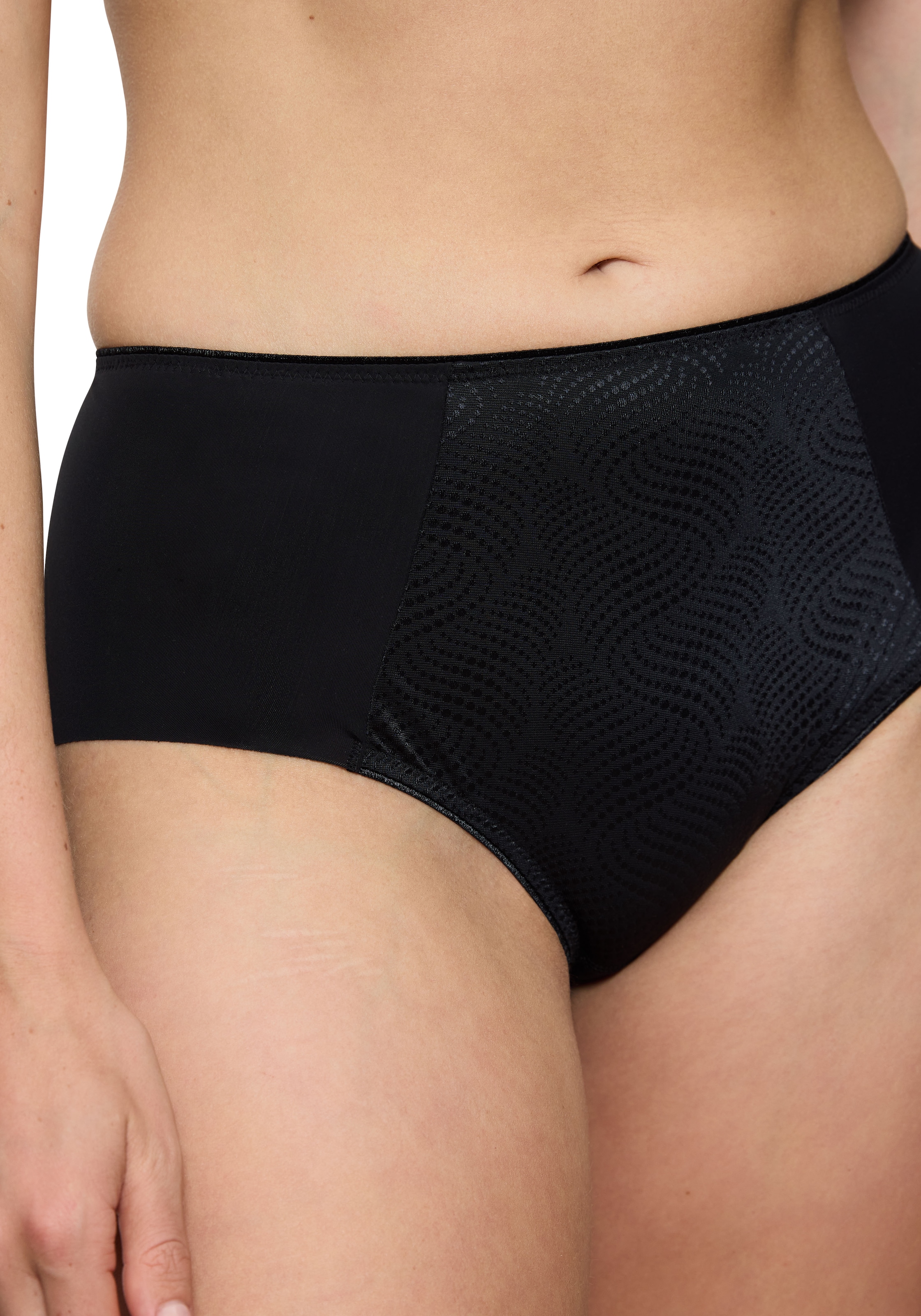 Triumph Hipster »Essential Minimizer«, schimmerndes Jacquard-Muster, Microfaser, breite Seitenpartie