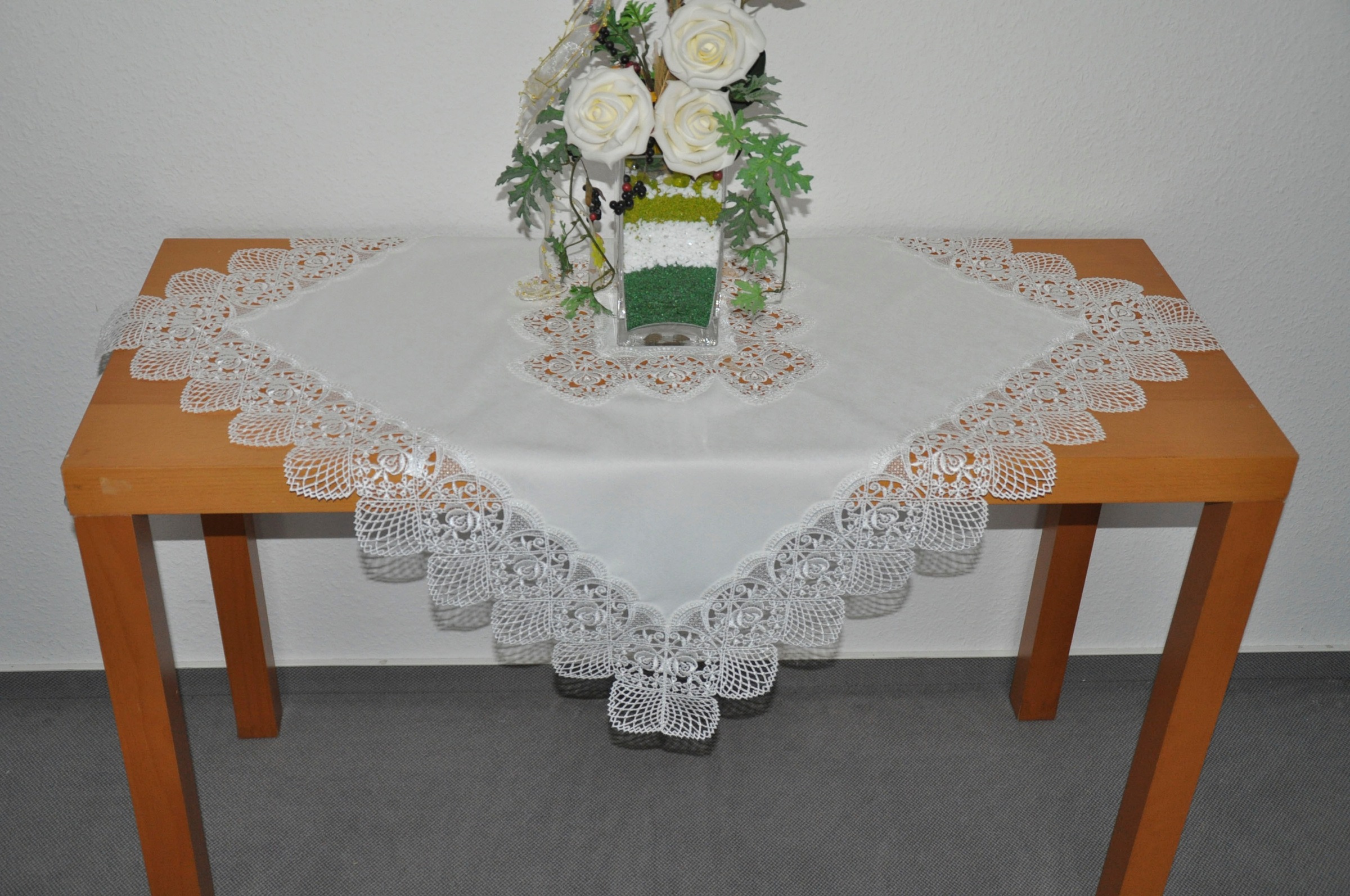 Stickereien Plauen Mitteldecke "Tischdecke Rosenzauber" Plauener Spitze, Made in Germany