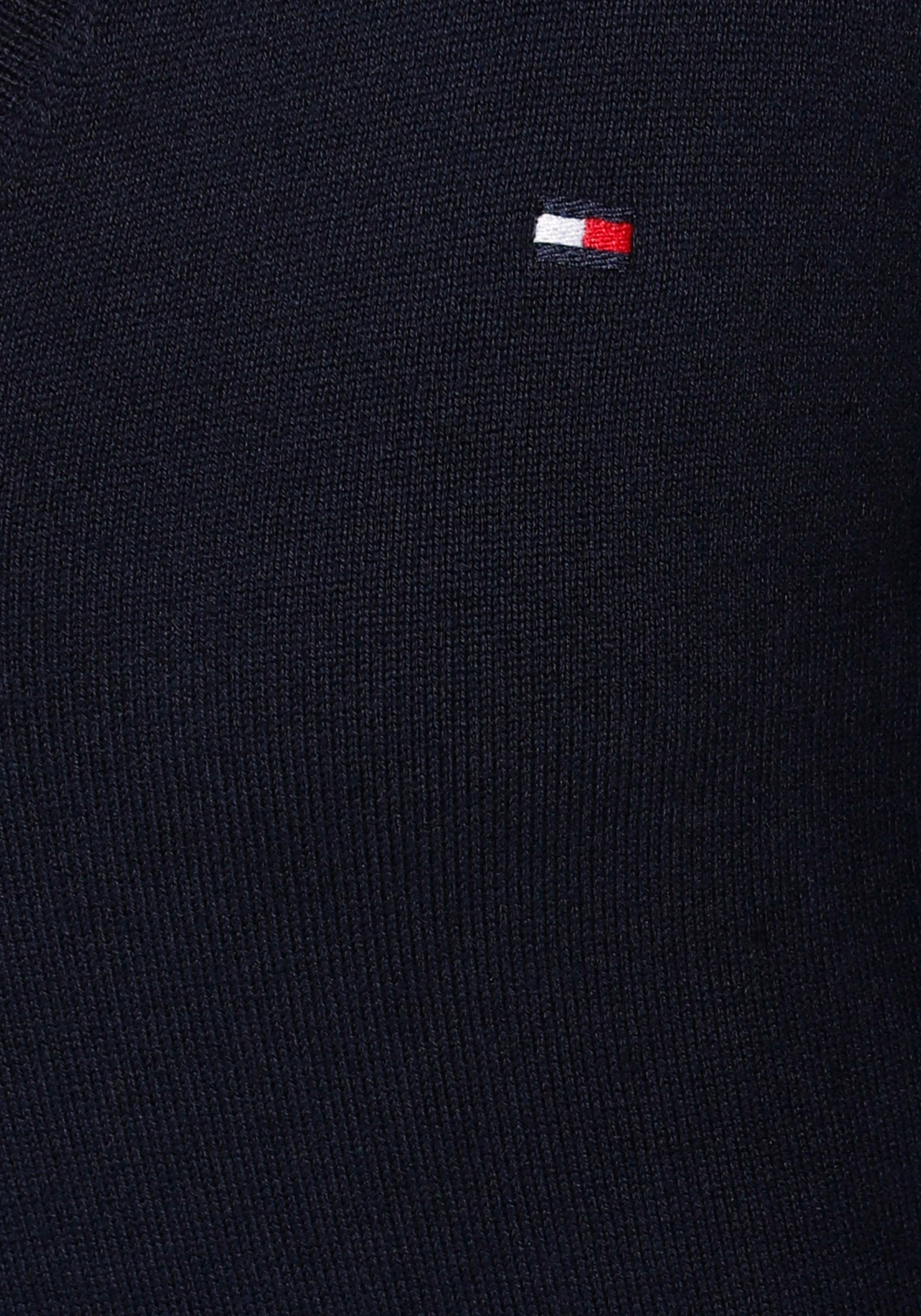 Tommy Hilfiger V-Ausschnitt-Pullover »HERITAGE V-NECK SWEATER«, mit klassichem V-Ausschnitt & Tommy Hilfiger Logo-Flag