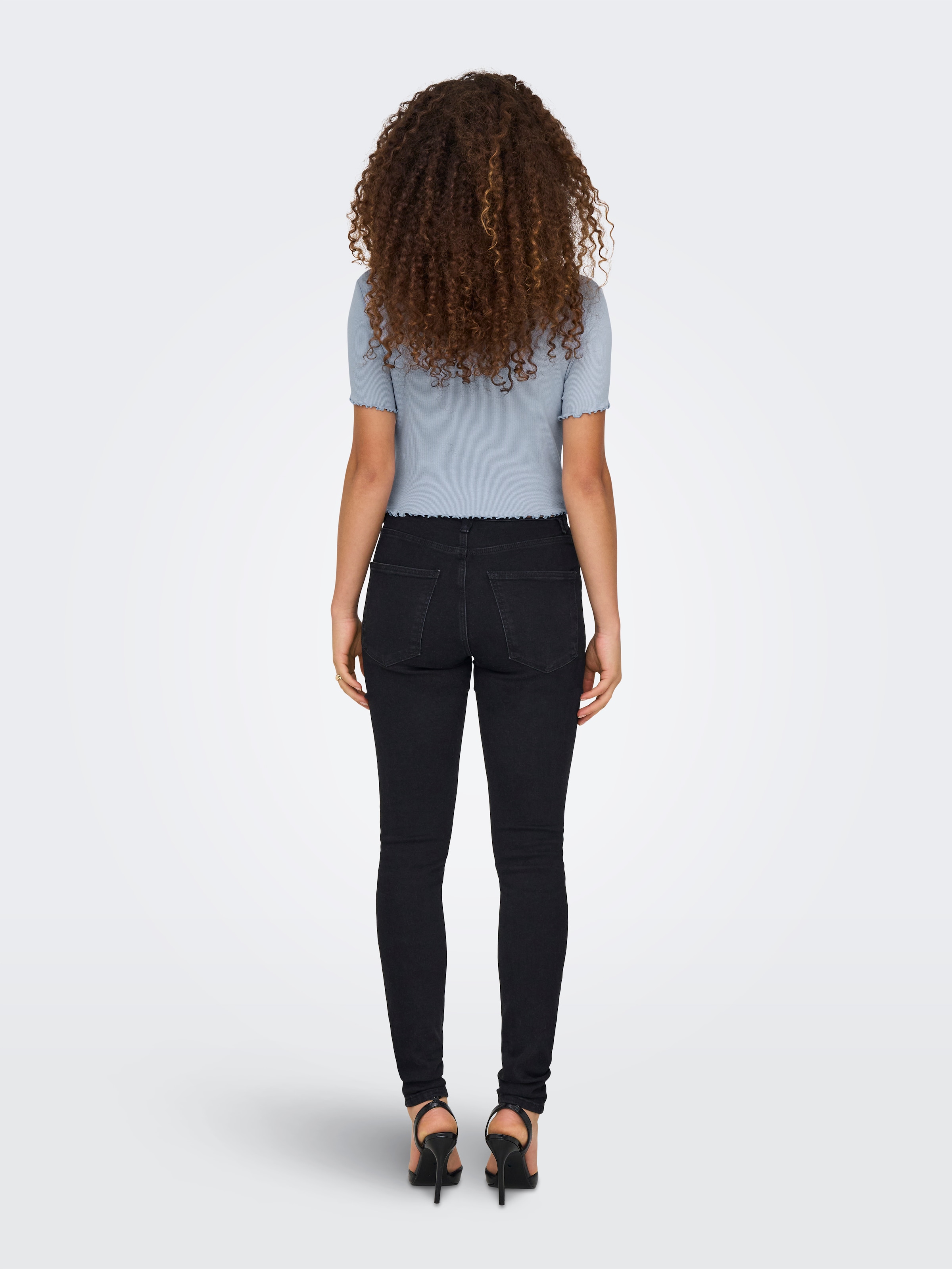 ONLY Kurzarmshirt »ONLBETTY S/S V-NECK TOP CC JRS«