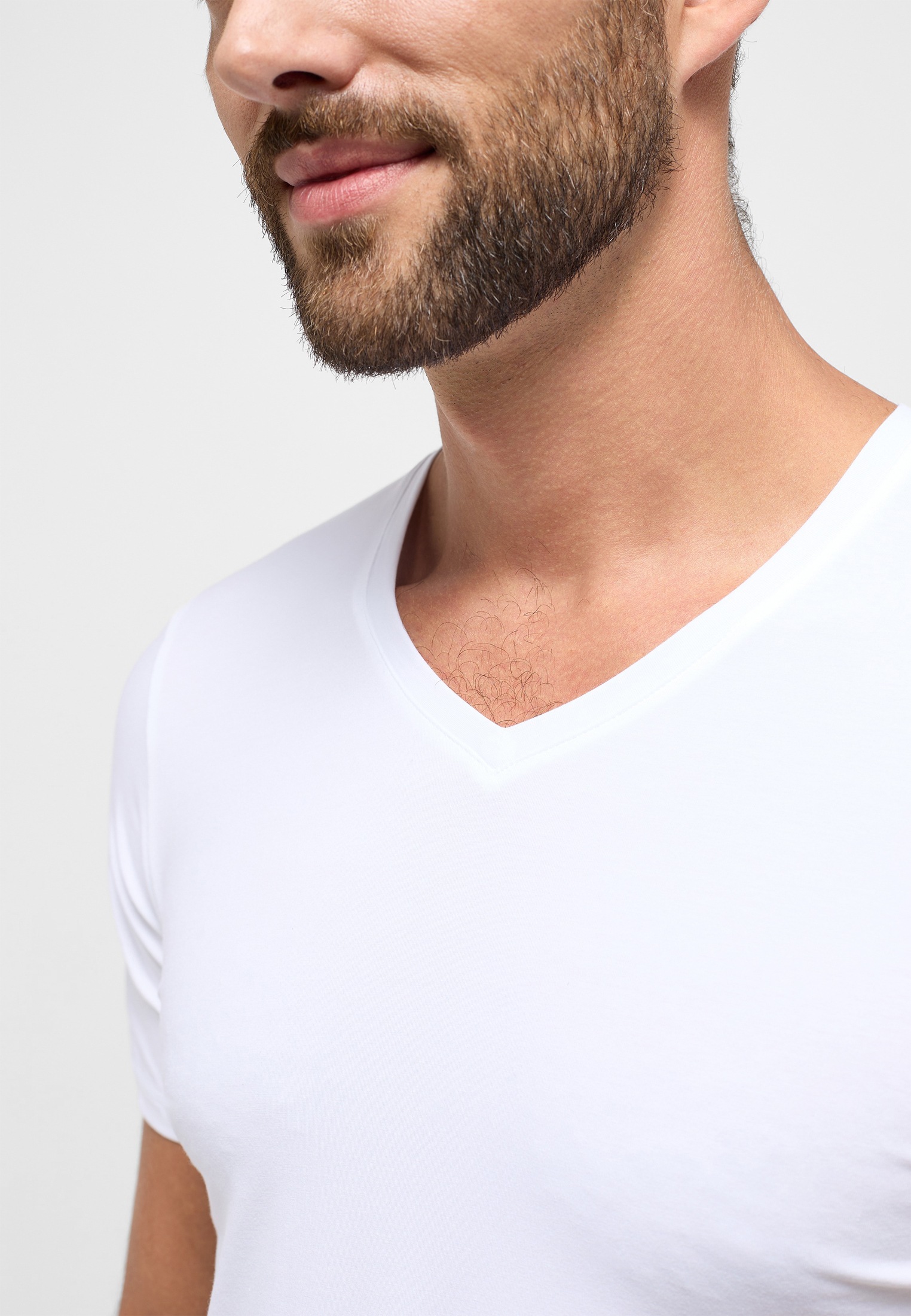 Eterna V-Shirt