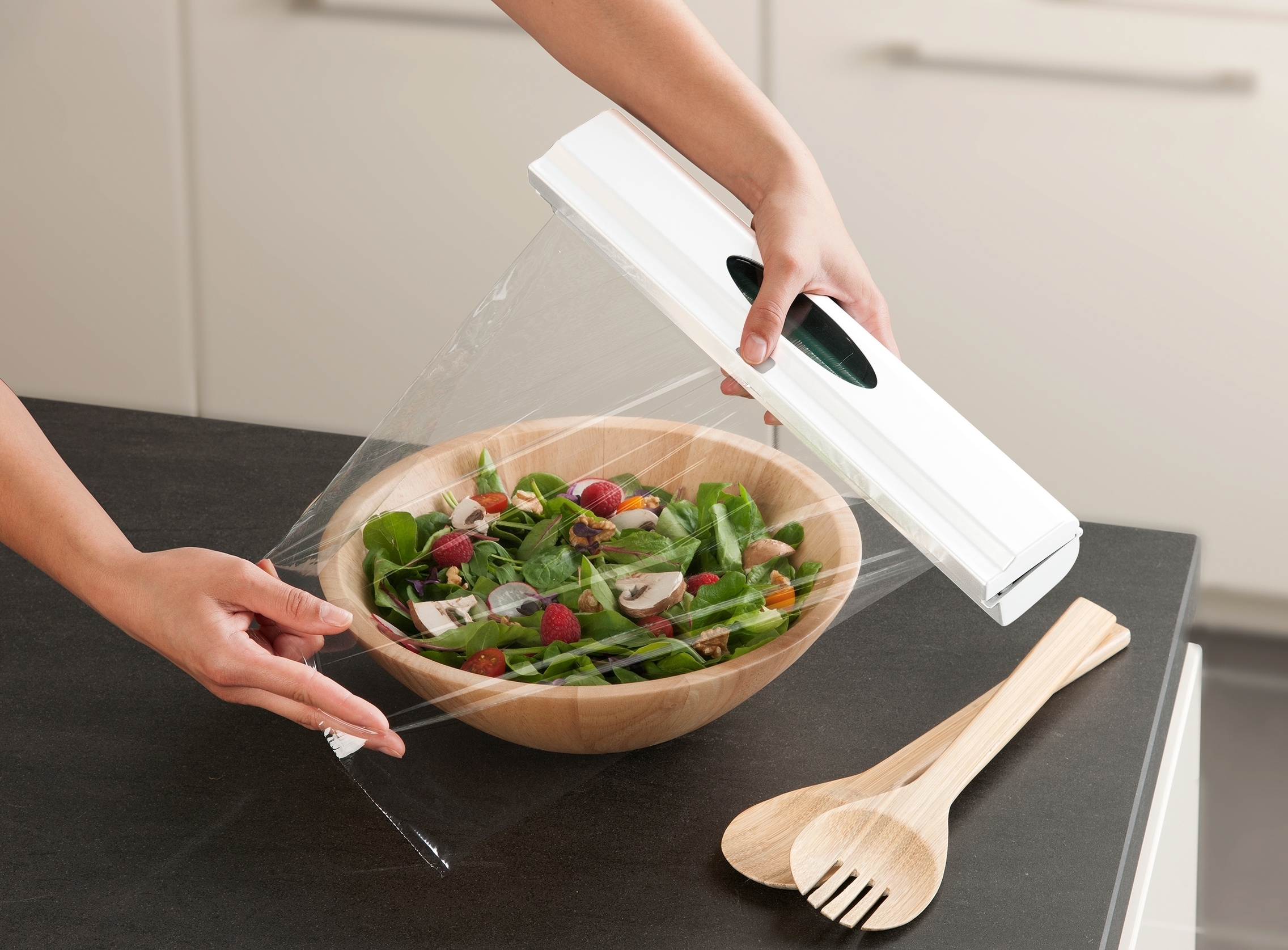 WENKO Folienspender »Modell Perfect-Cutter«, für Folienrollen bis 33 cm Breite, für Alufolien und Frischhaltefolien
