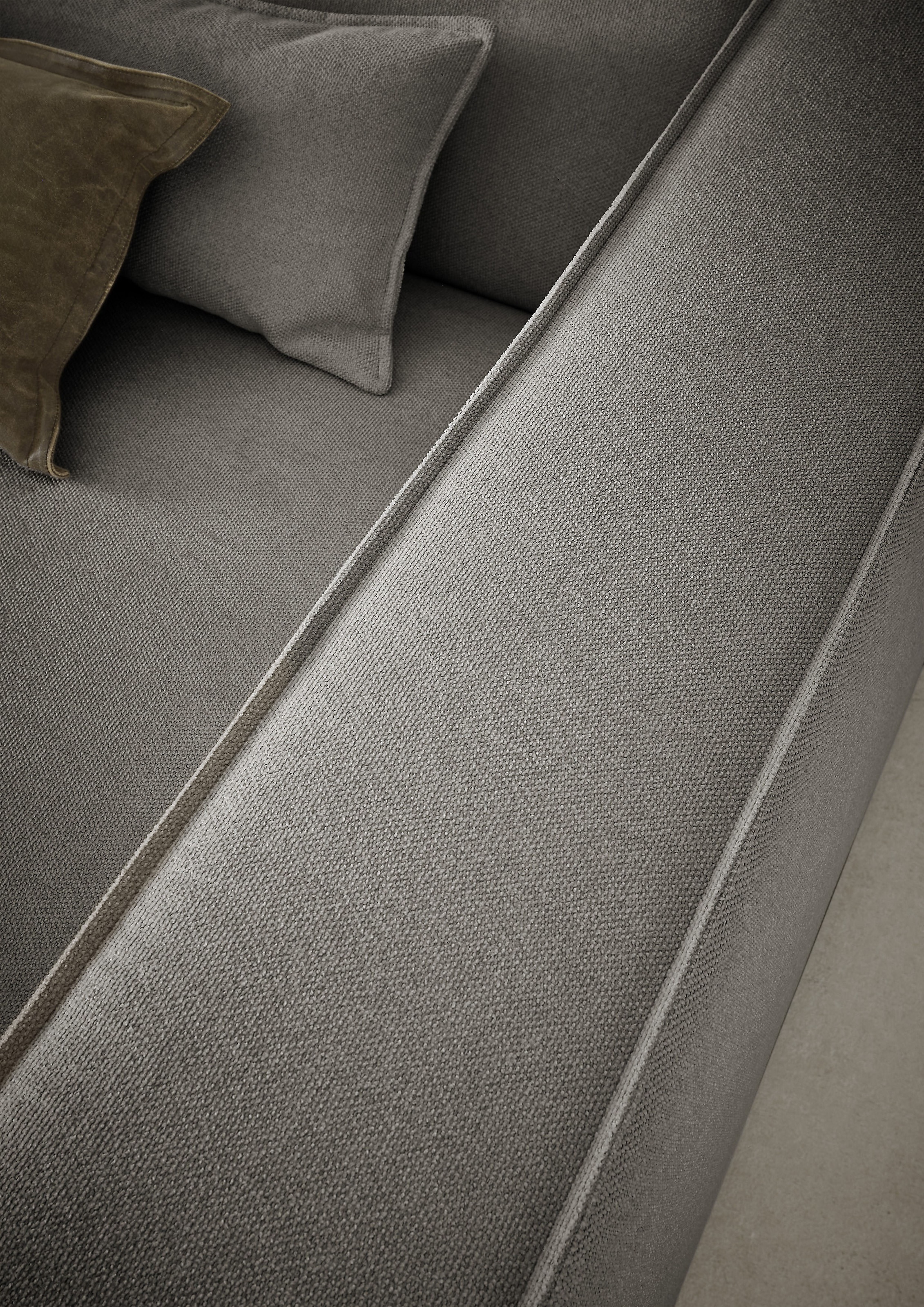 LeGer Home by Lena Gercke Ecksofa »PIARA XXL, Big-Sofa in Cord oder Leinenoptik, L-Form, mit Kedernaht«, wahlweise Ottomane rechts/links, schwarze Füsse, extra tiefe Sitzfläche