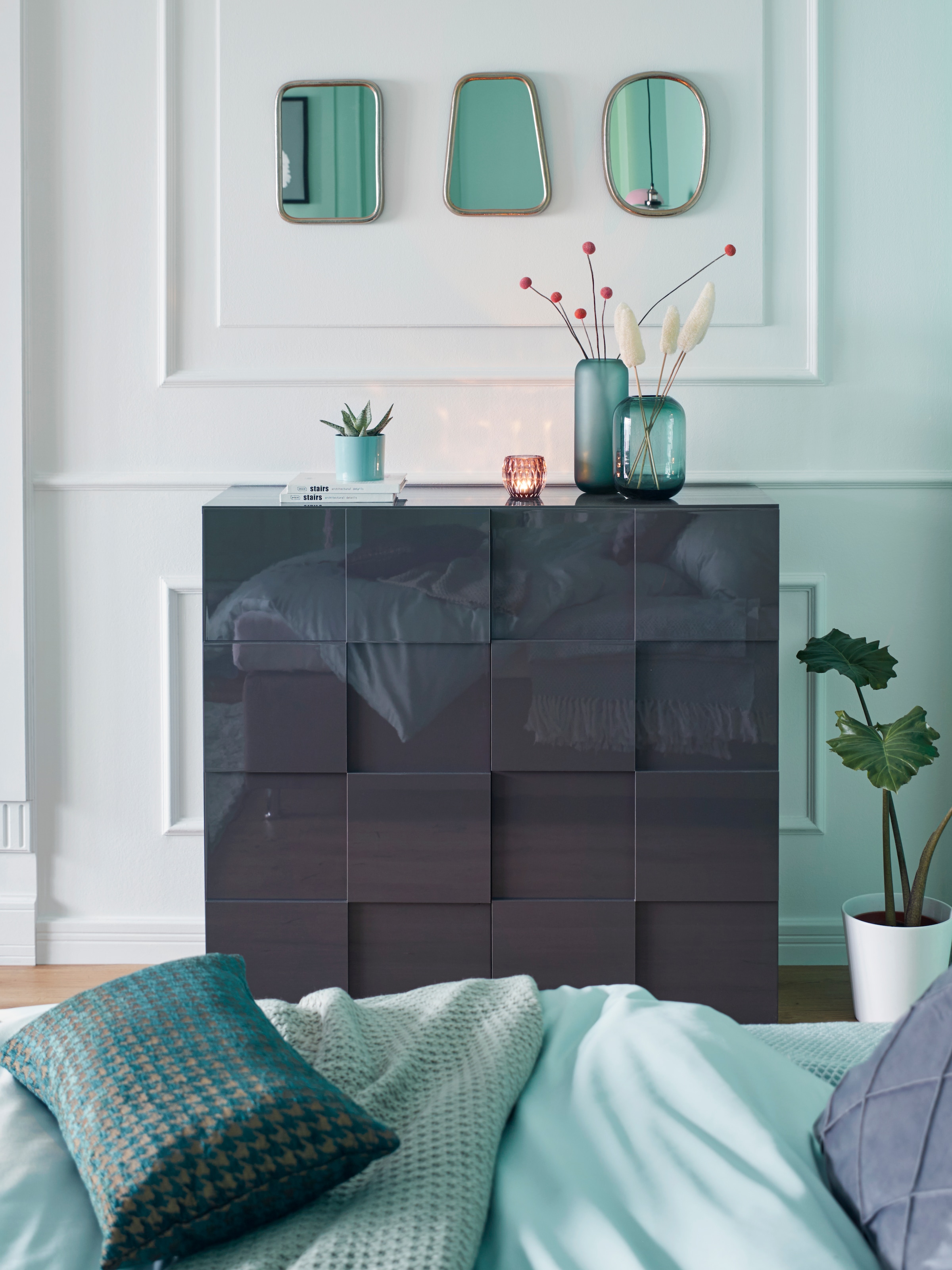 INOSIGN Highboard »Dama Höhe 111 cm, Breite 121 cm, Kommode 2 Türen, Hochkommode«, Front in 3D-Optik, viel Stauraum, verschiedene Farben