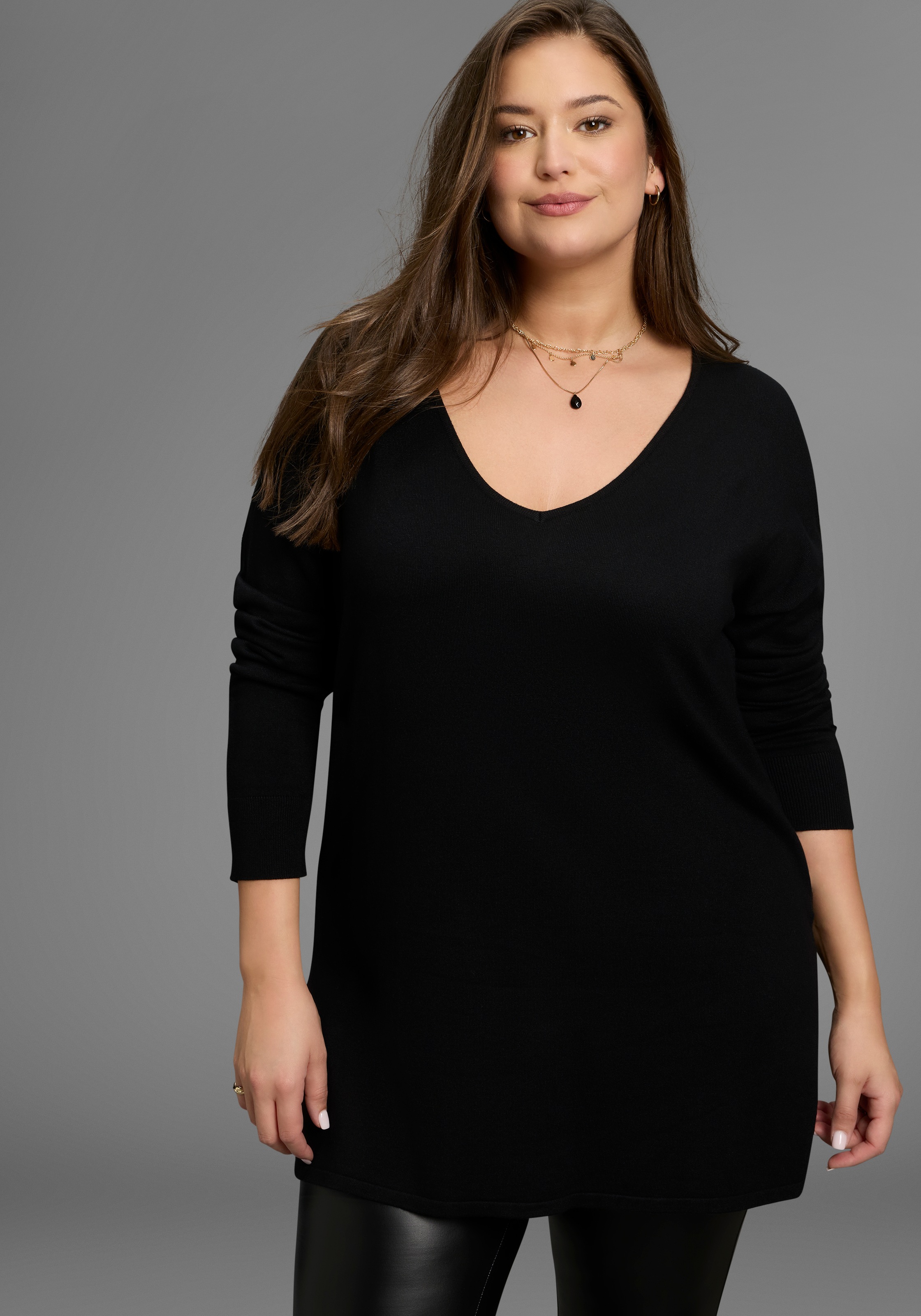Laura Scott CURVE Longpullover "Grosse Grössen" aus fliessendem Feinstrick mit schönem V-Ausschnitt