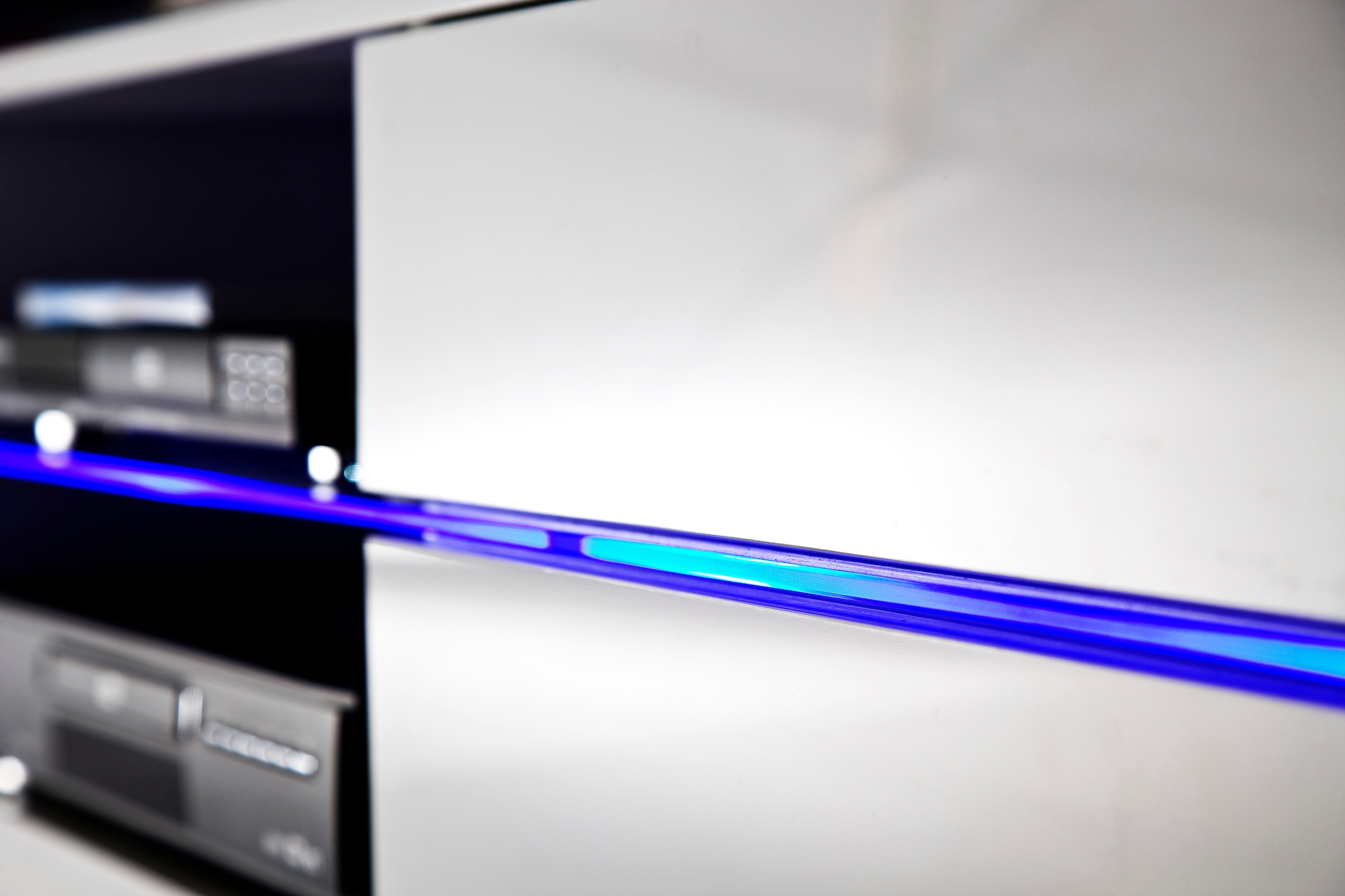 MCA furniture Lowboard »Blues«, mit LED Beleuchtung weiss hochglanz