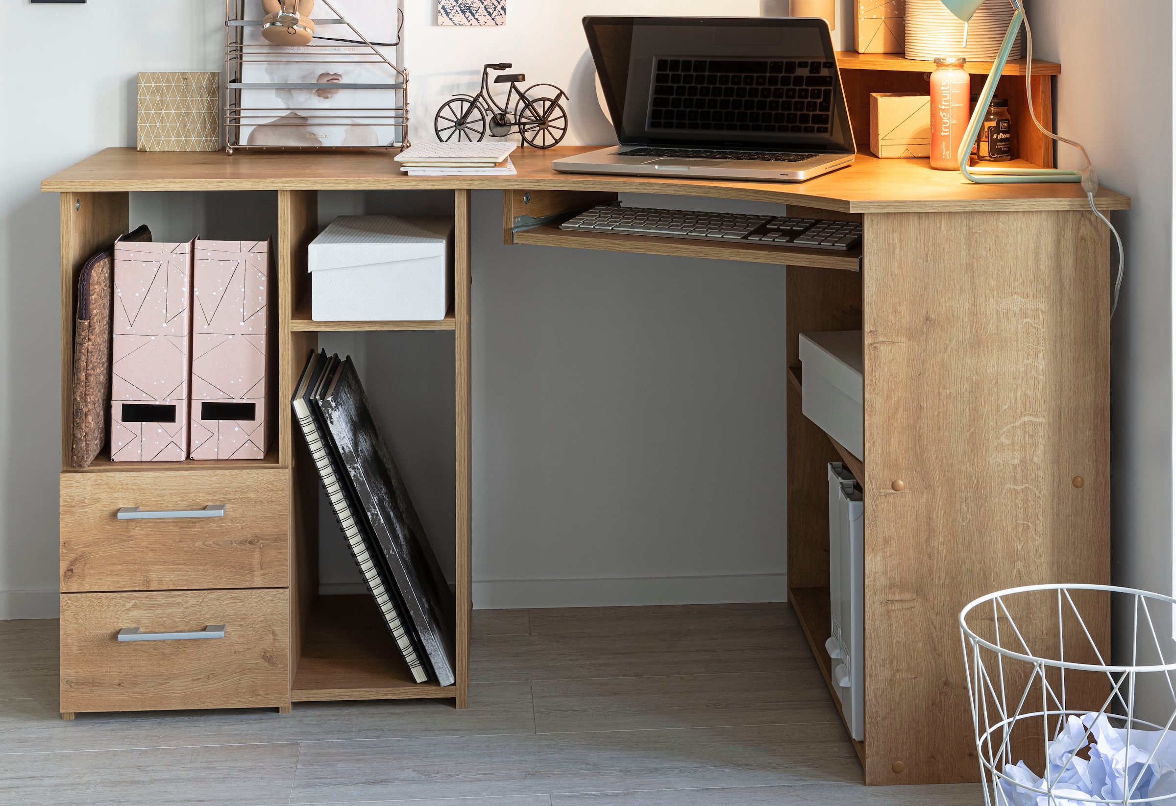 VOGL Möbelfabrik Schreibtisch »Sam«, Breite Tastaturauszug Towerfach | mit Jelmoli-Versand 137 cm, online und shoppen