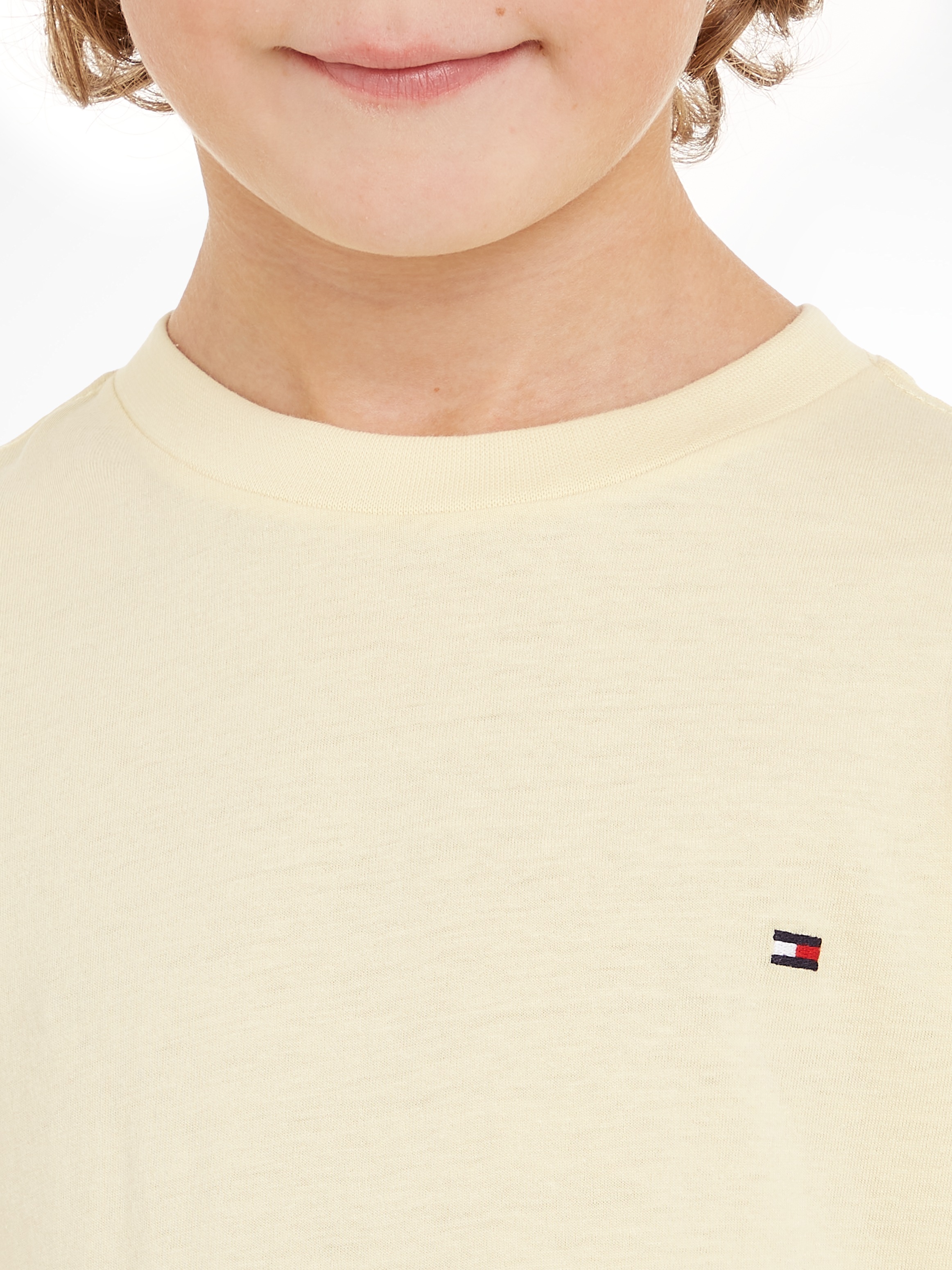 Tommy Hilfiger Kurzarmshirt »ESSENTIAL COTTON TEE S/S«, Kinder bis 16 Jahre mit Logostickerei