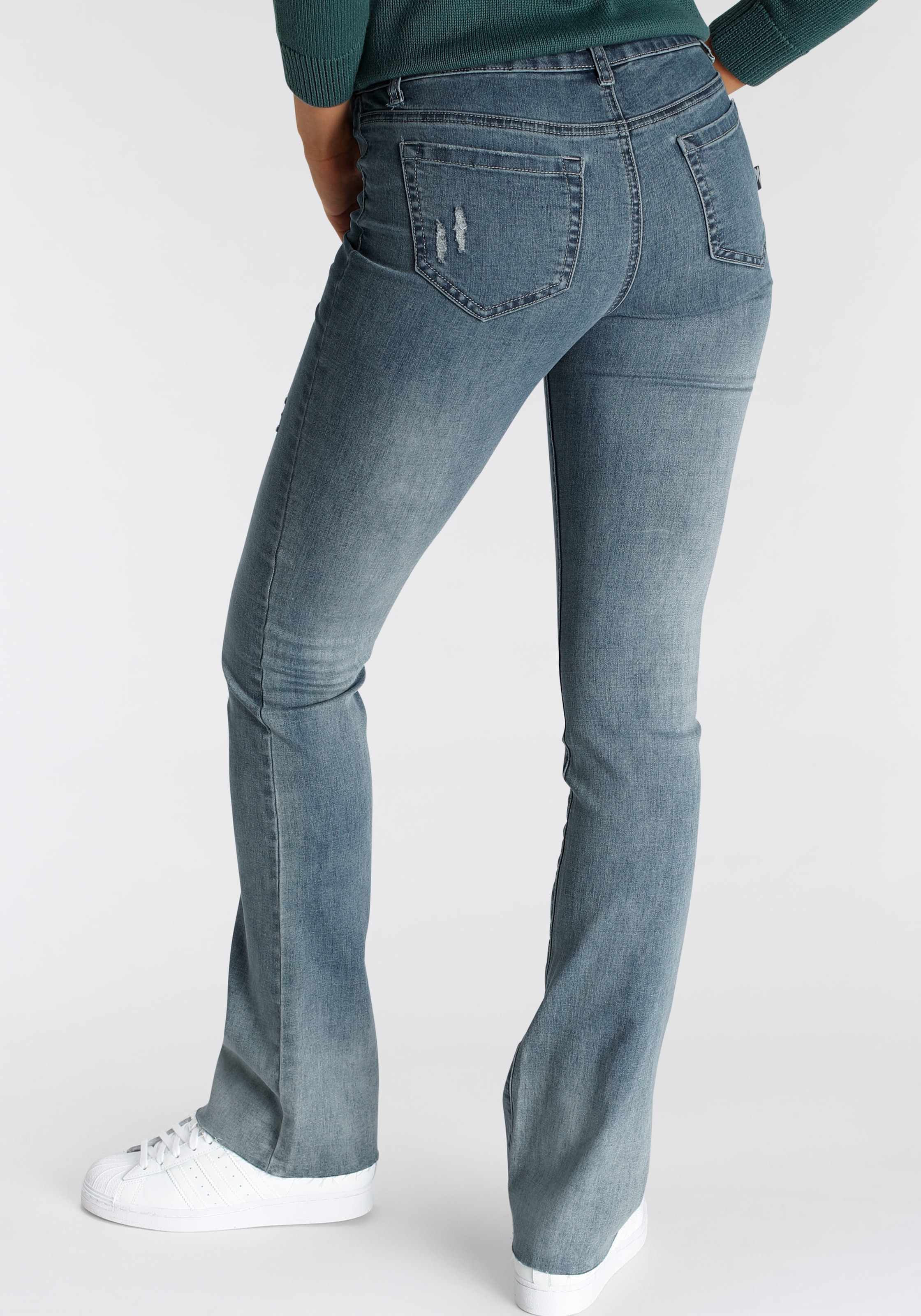 Arizona Bootcut-Jeans »Ultra-Stretch«, ausgestellte Beinform, modischer Used-Look, normale Leibhöhe