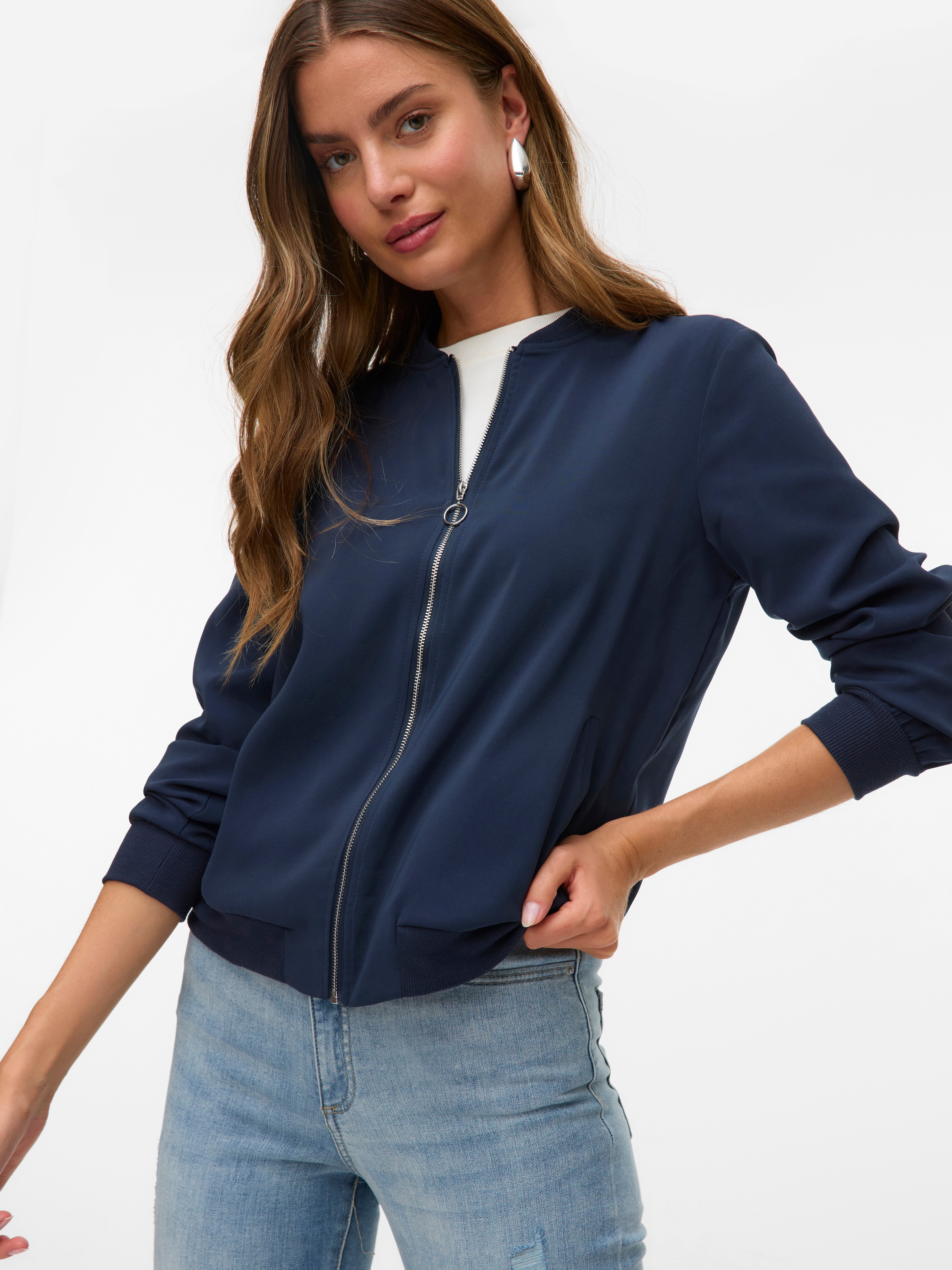 Vero Moda Bomberjacke »VMCOCO L/S BOMBER«, in modisch kurzer Form